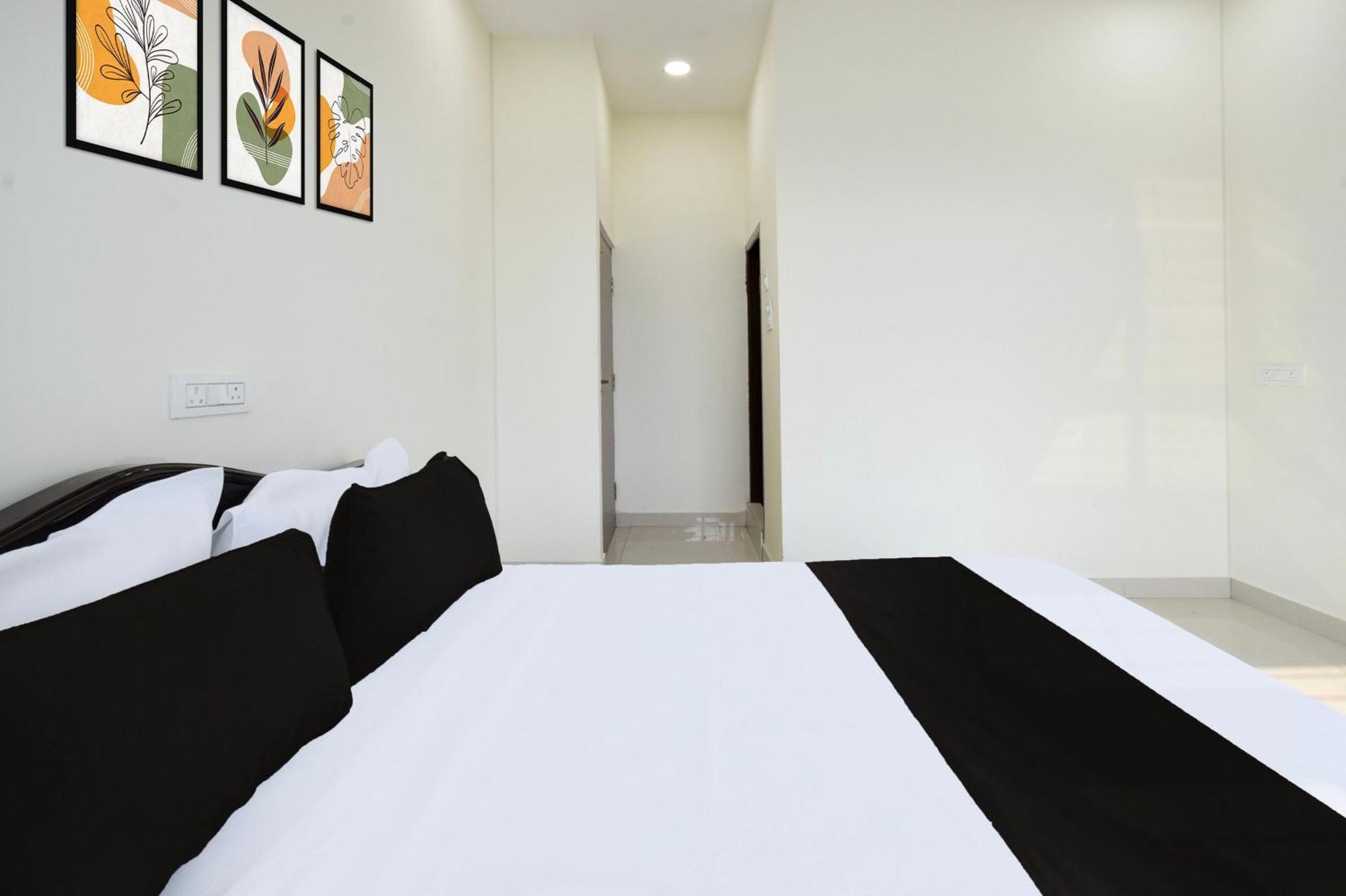 Hotel O Rks Nearby Narsingi ,kokapet And Neknampur