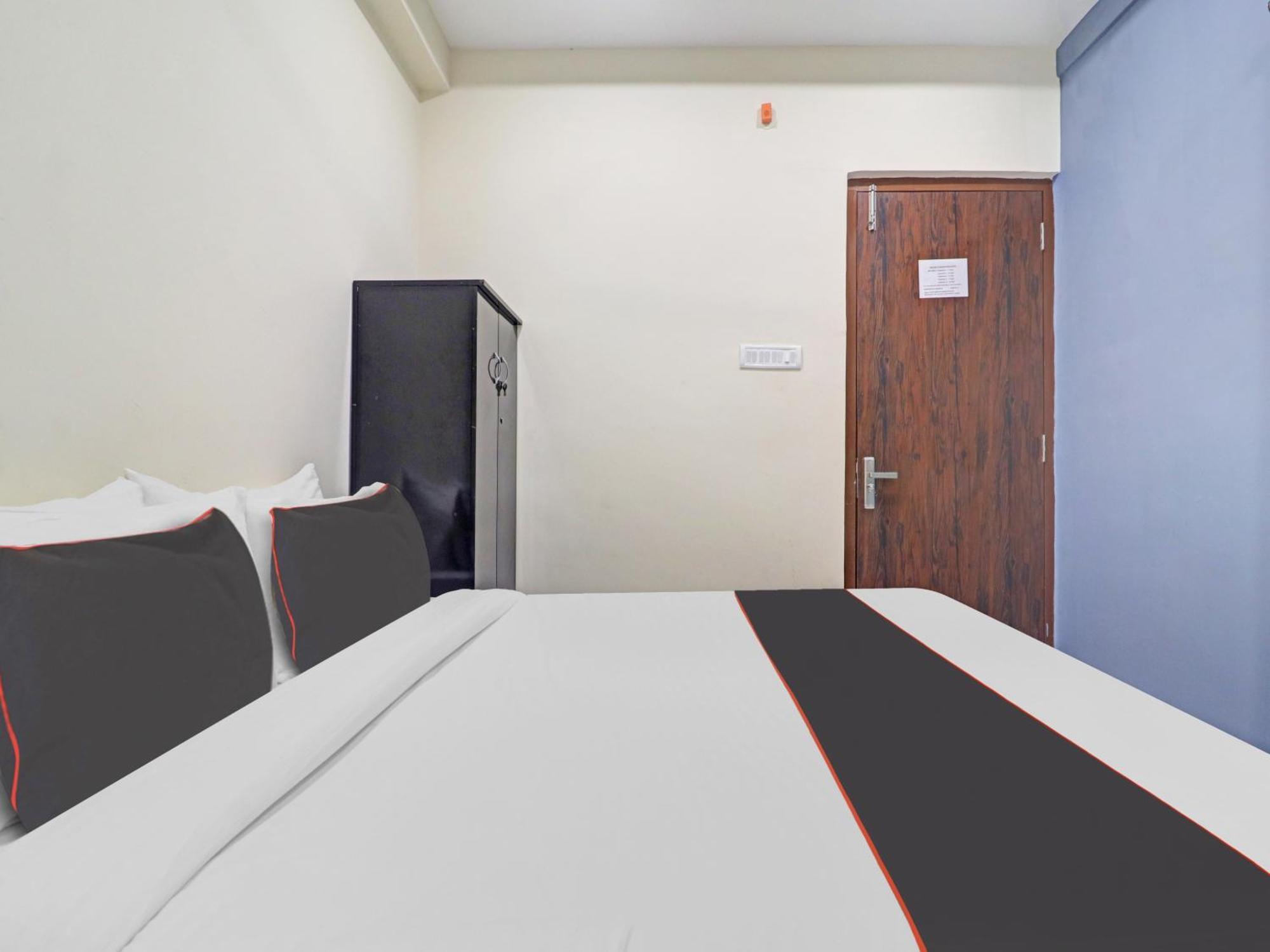 Super Hotel O Square Unique Suites 4*