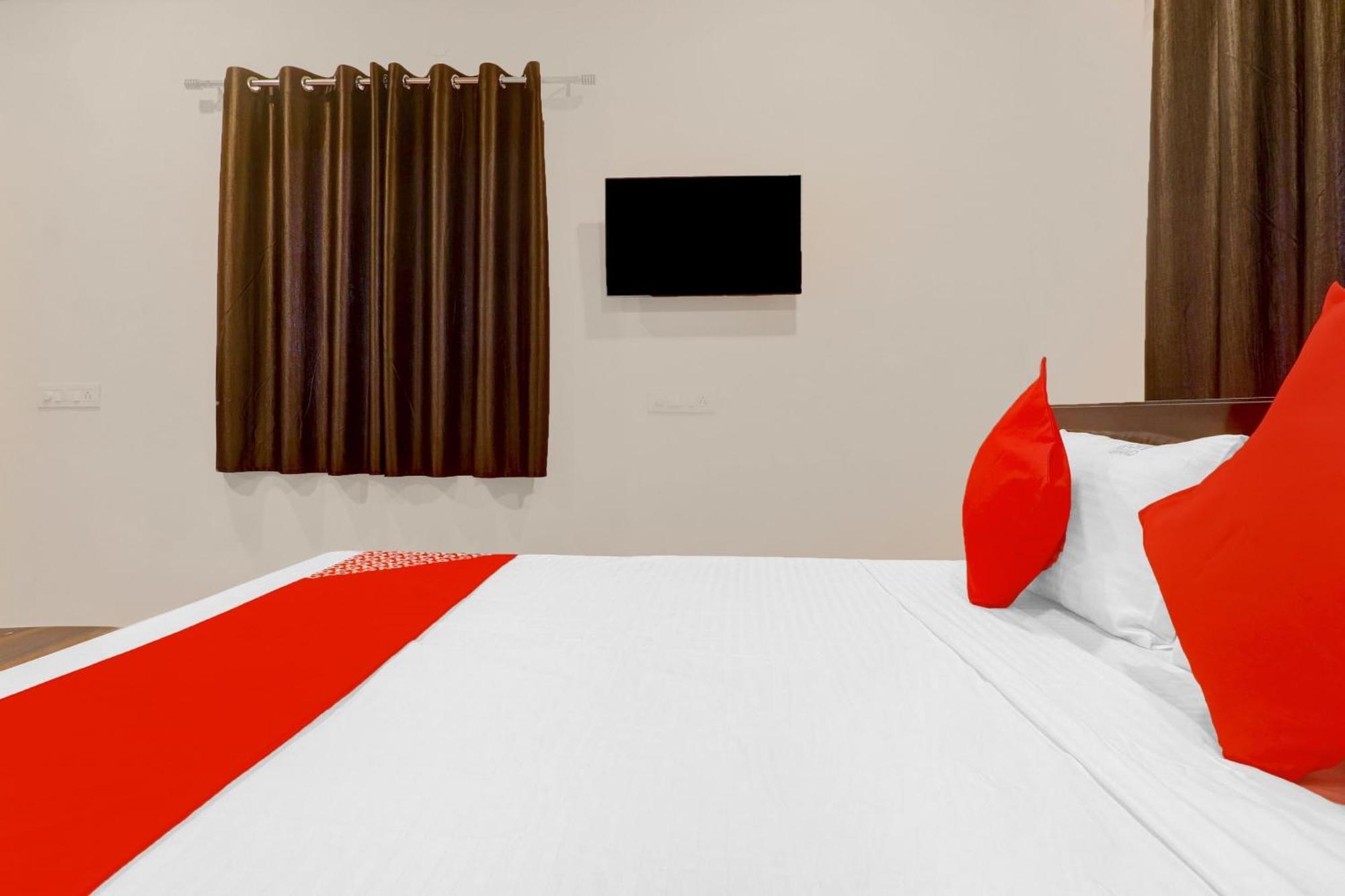 Hotel O Gsn Grand 3*