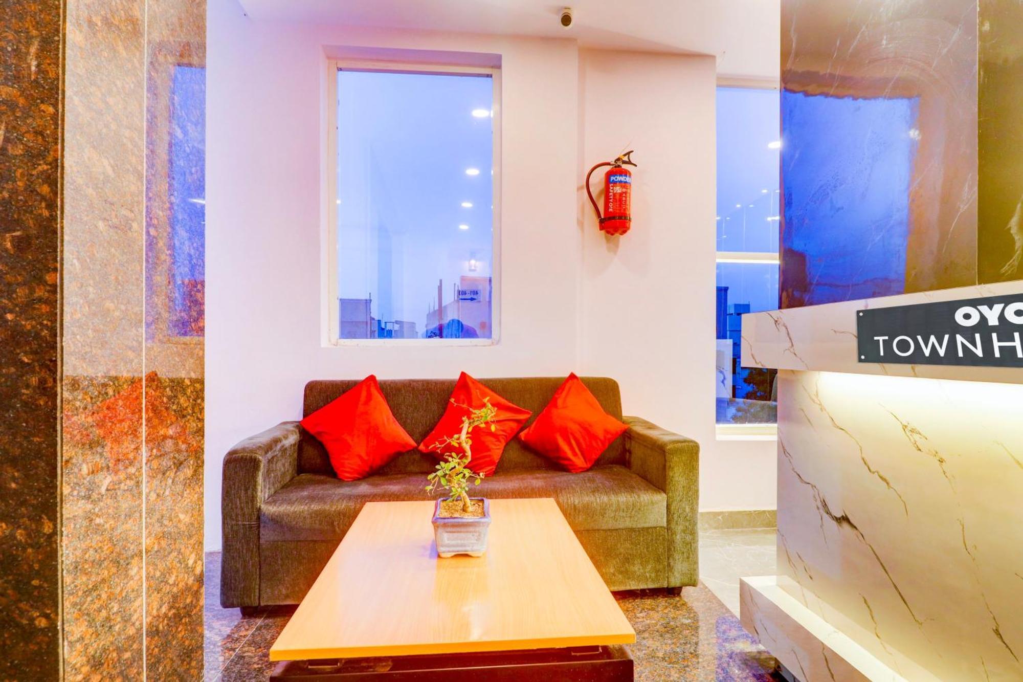 Super Townhouse Sr Nagar Rcc Premier 4* Hyderabad