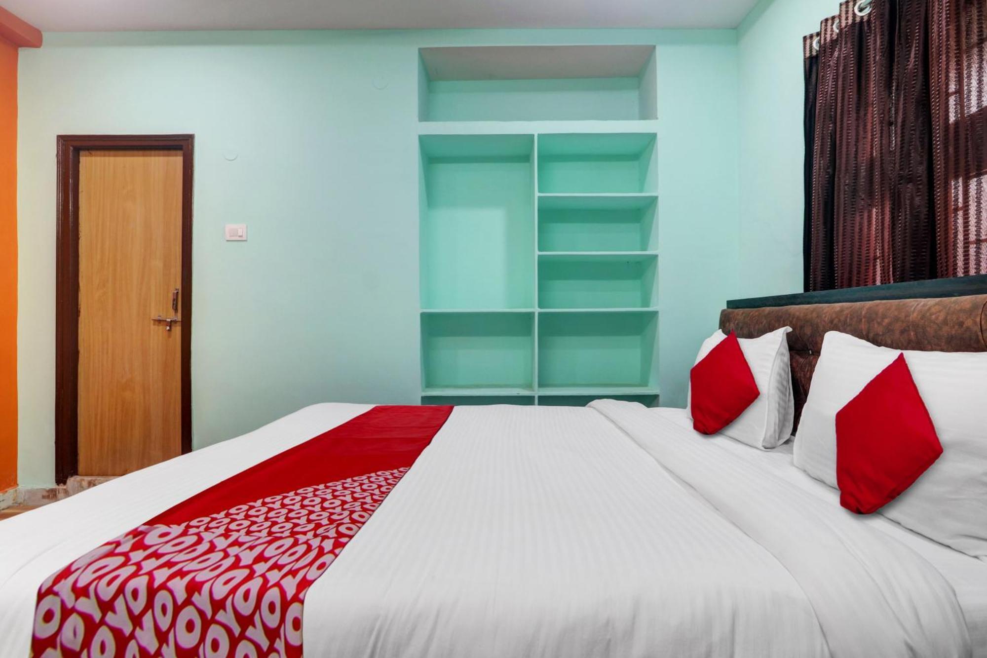 Hotel O S Grand Residency Hotel 3*