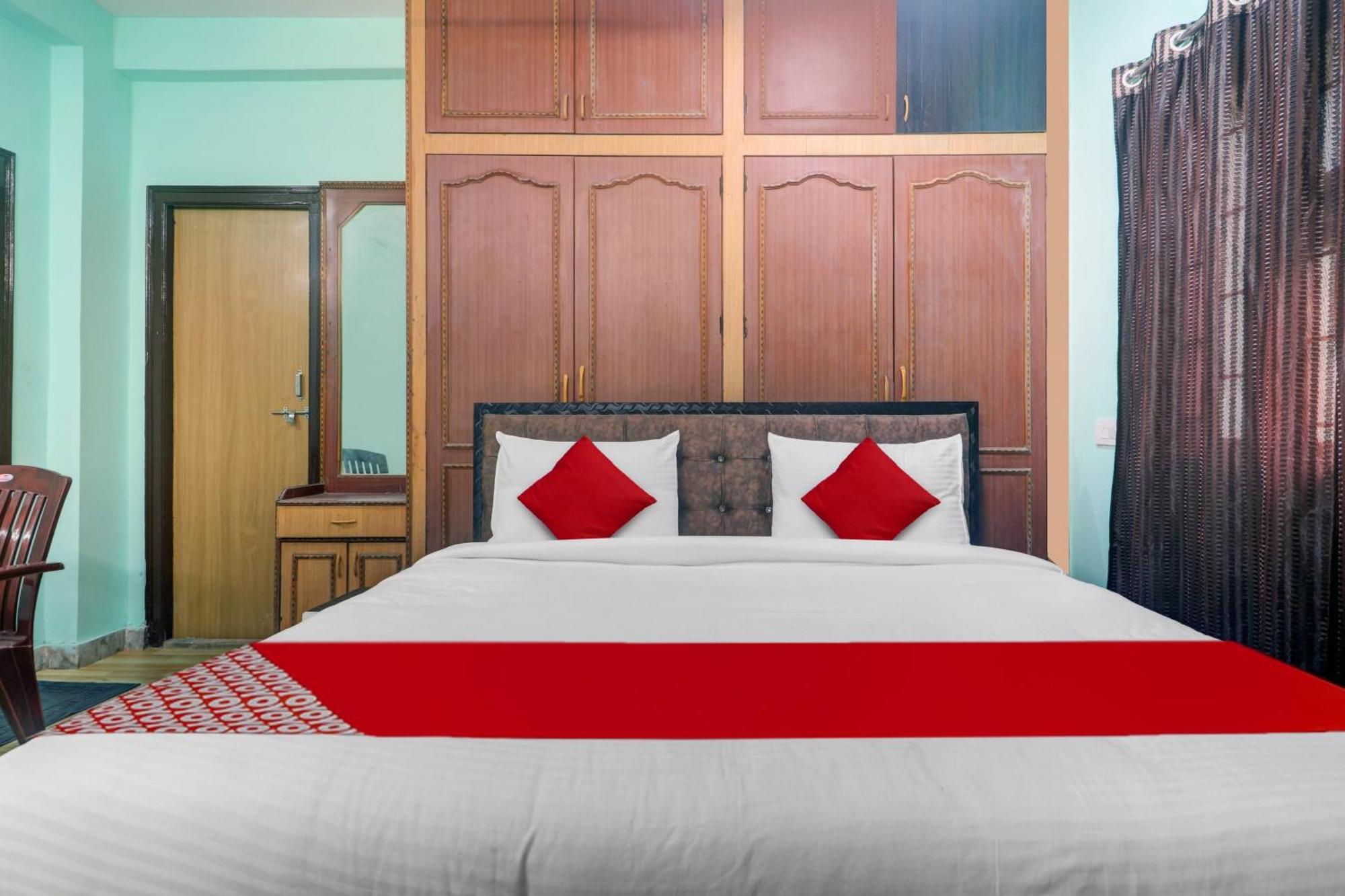 Hotel O S Grand Residency