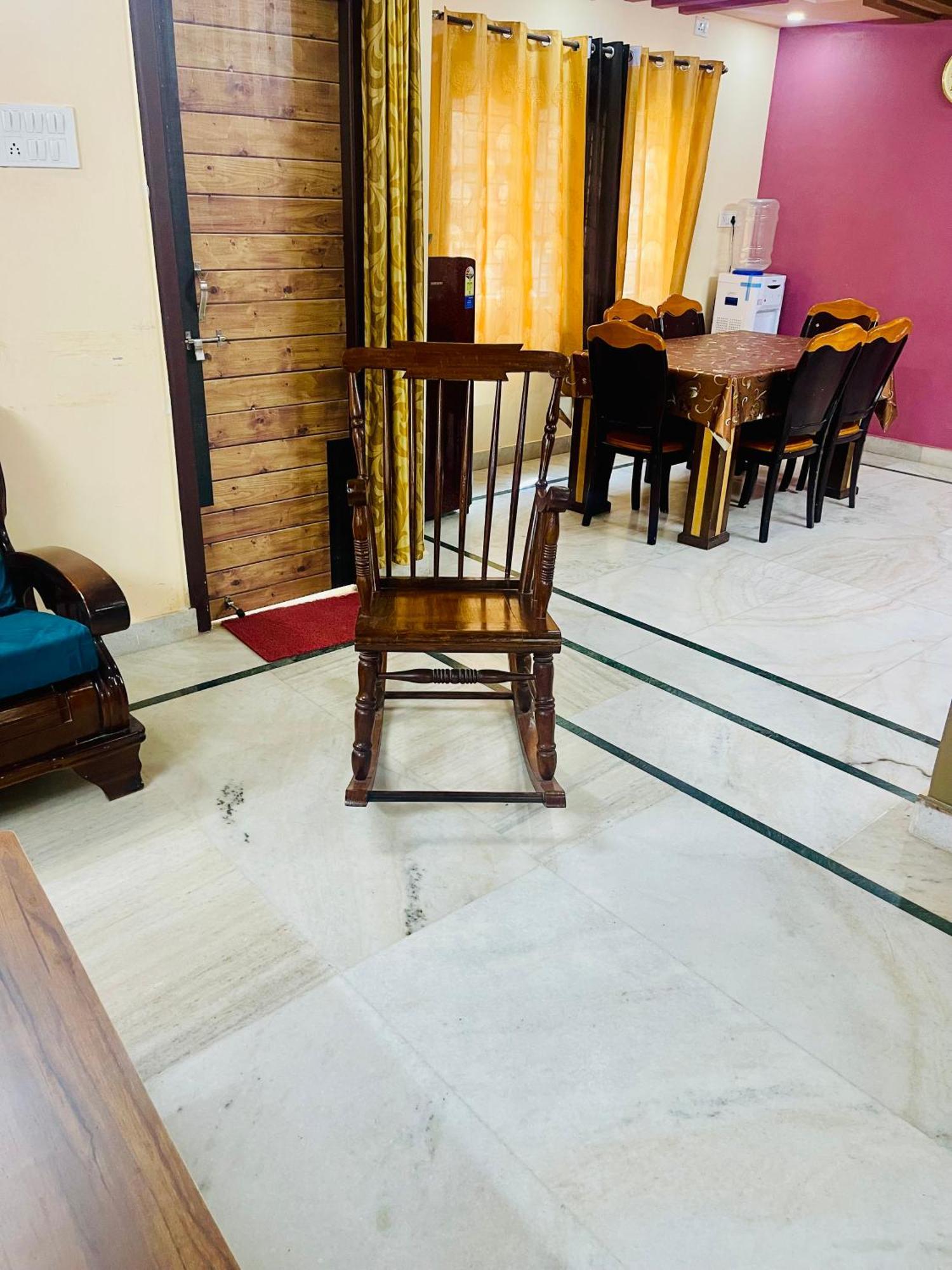 Castle-4bhk Apartment,guesthouse Apartment