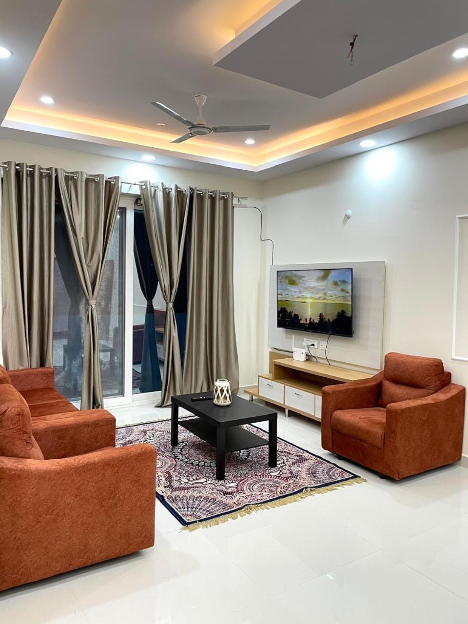 Luxury Homes And Apartment *