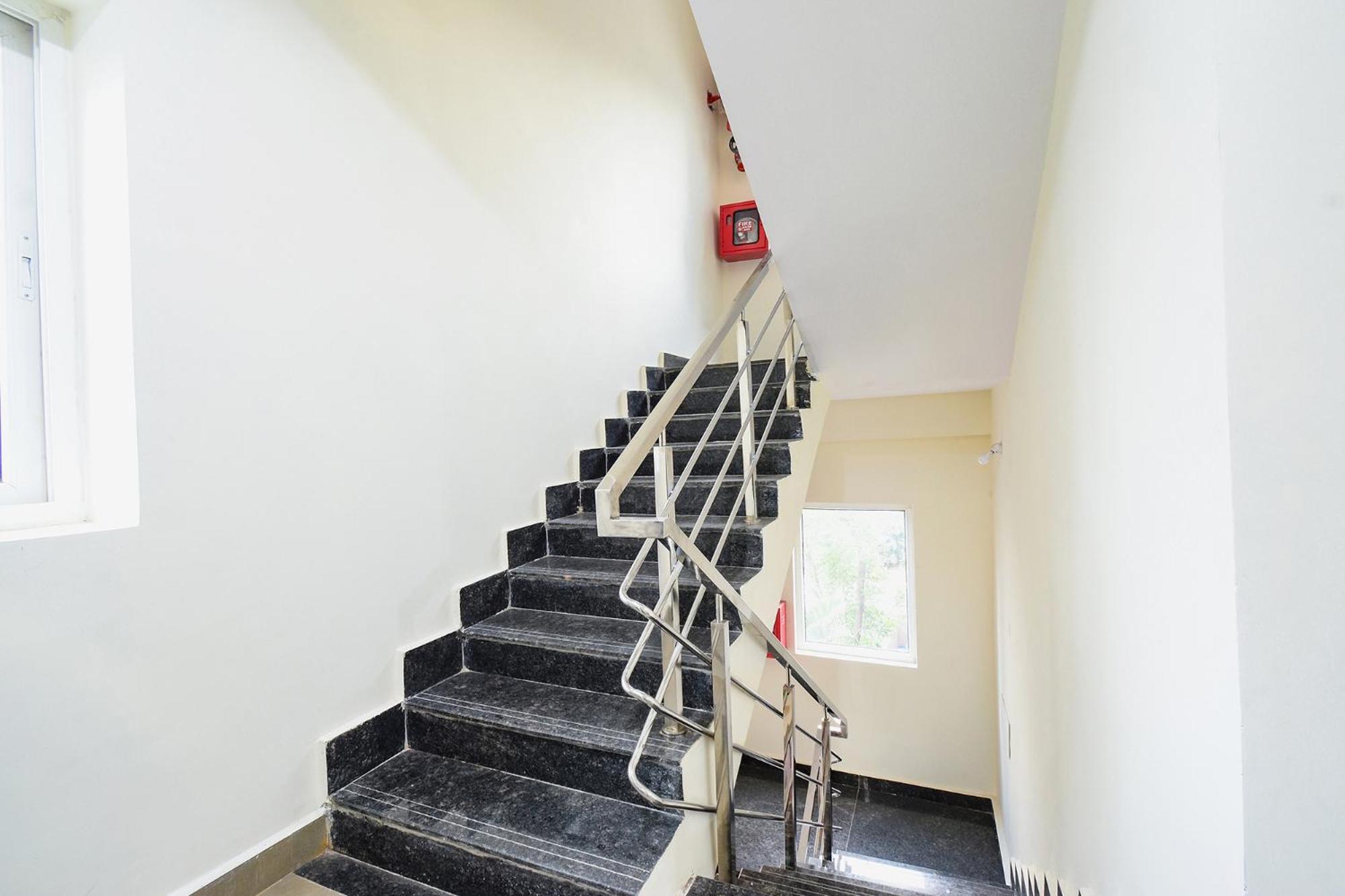 Hotel Fabhotel Dlf - Gachibowli 3*