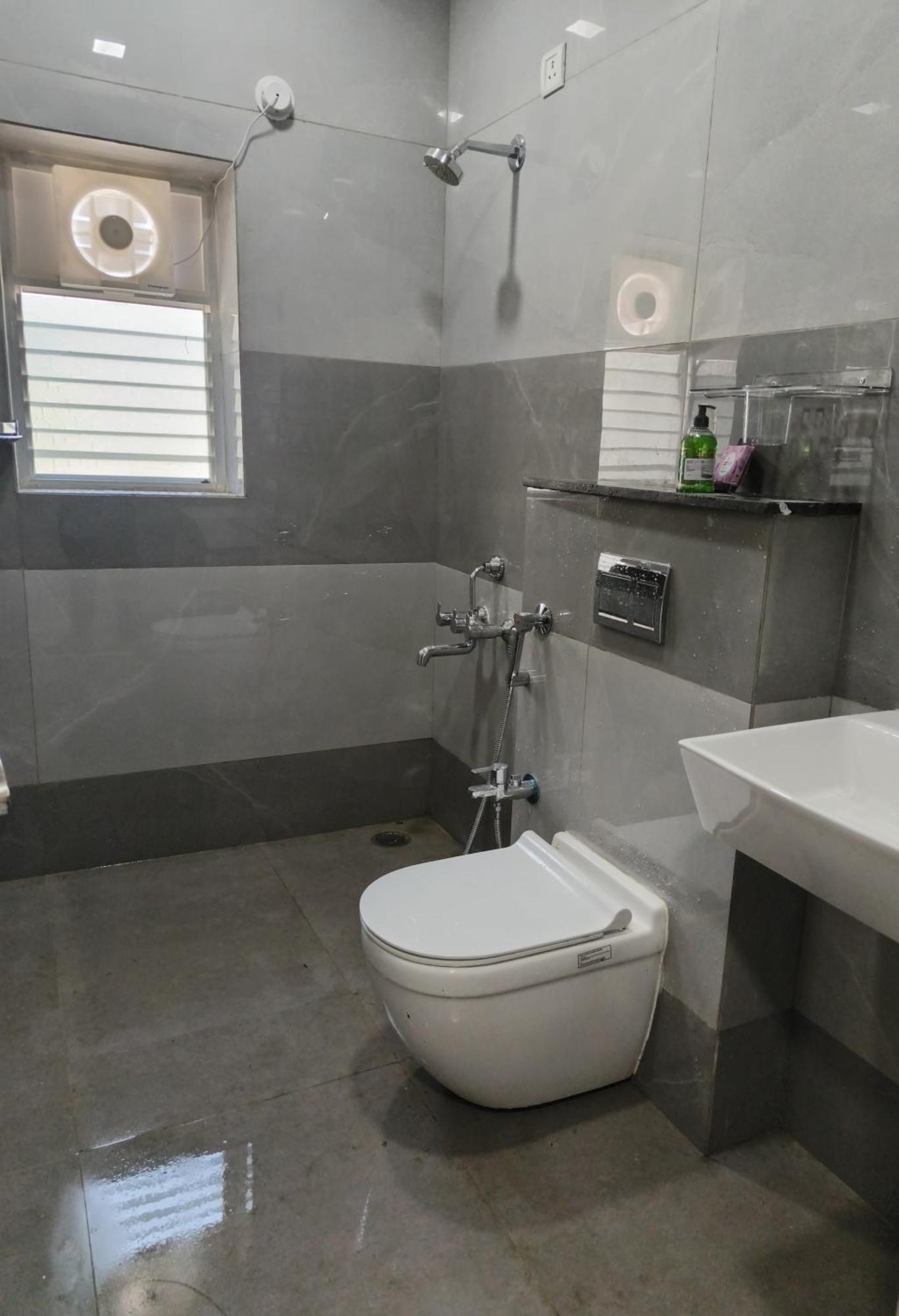 Villa Just Launched Ultra Modern 4bhk Duplex Fully Furnished Between Jntu Metro & Miyapur Metro