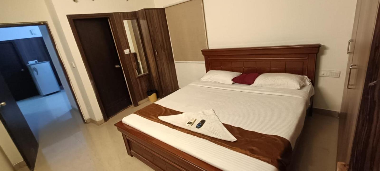 Rs 3* Hyderabad