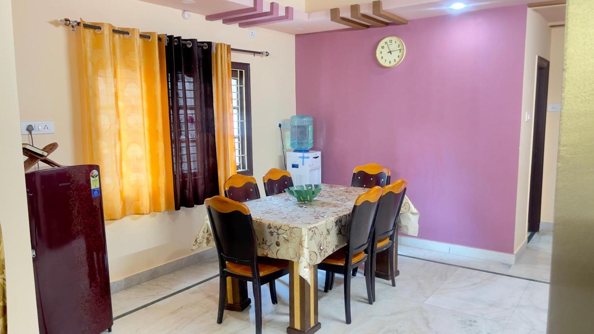 Castle-4bhk Apartment,guesthouse Apartment *