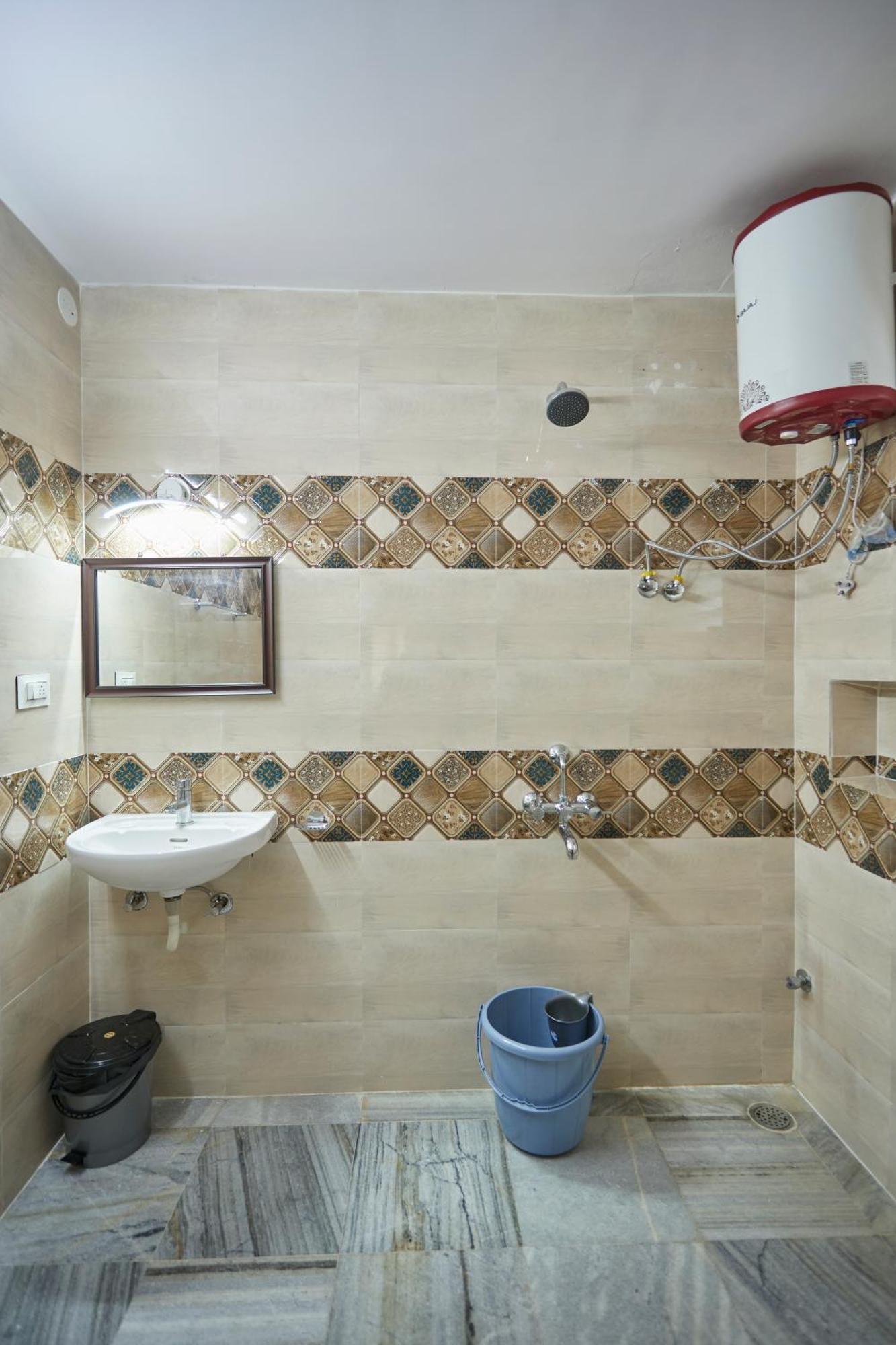 Elegant - 3bhk Ac With Lawn Banjarahills Hyd *