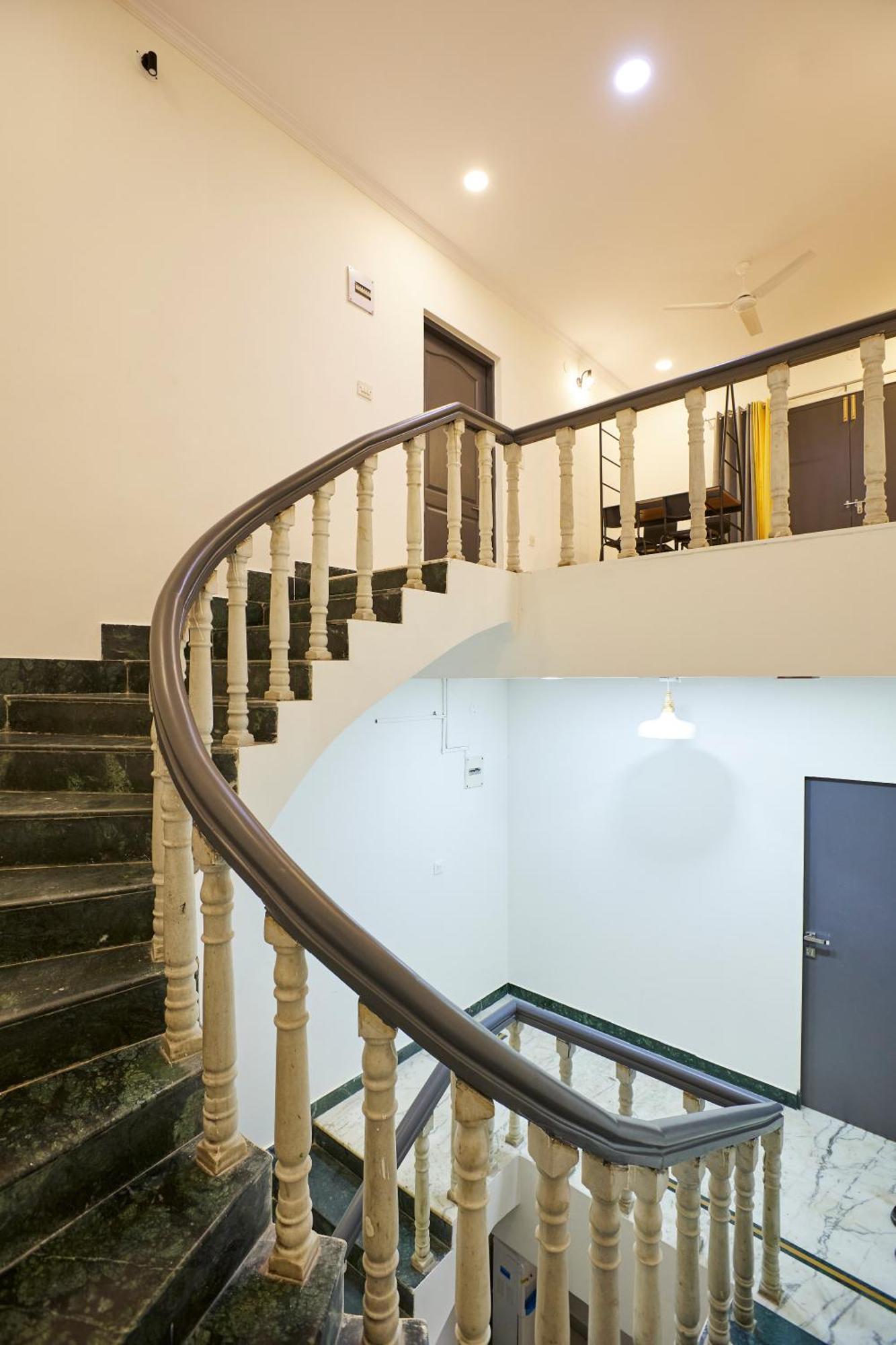 Stylish 1.5 Bhk A/c At Banjarahills Near Carehospitals Apartment Hyderabad
