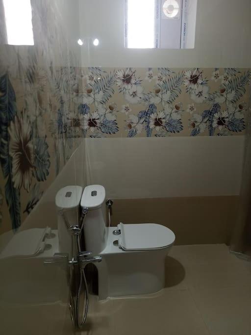 Servostay Kphb Phase 15 New Stunning 3 Bhk - 5th Floor With Private Parking Apartment *