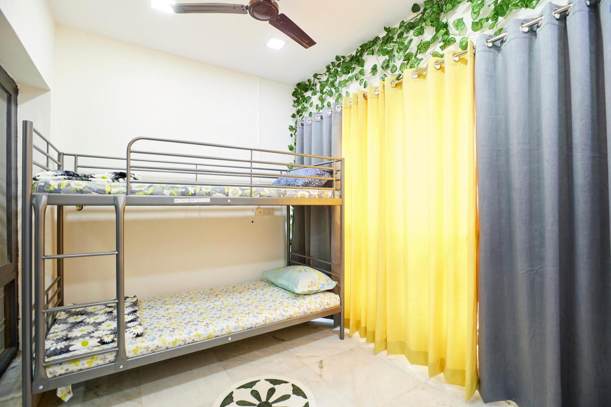 Apartment Stylish 1.5 Bhk A/c At Banjarahills Near Carehospitals