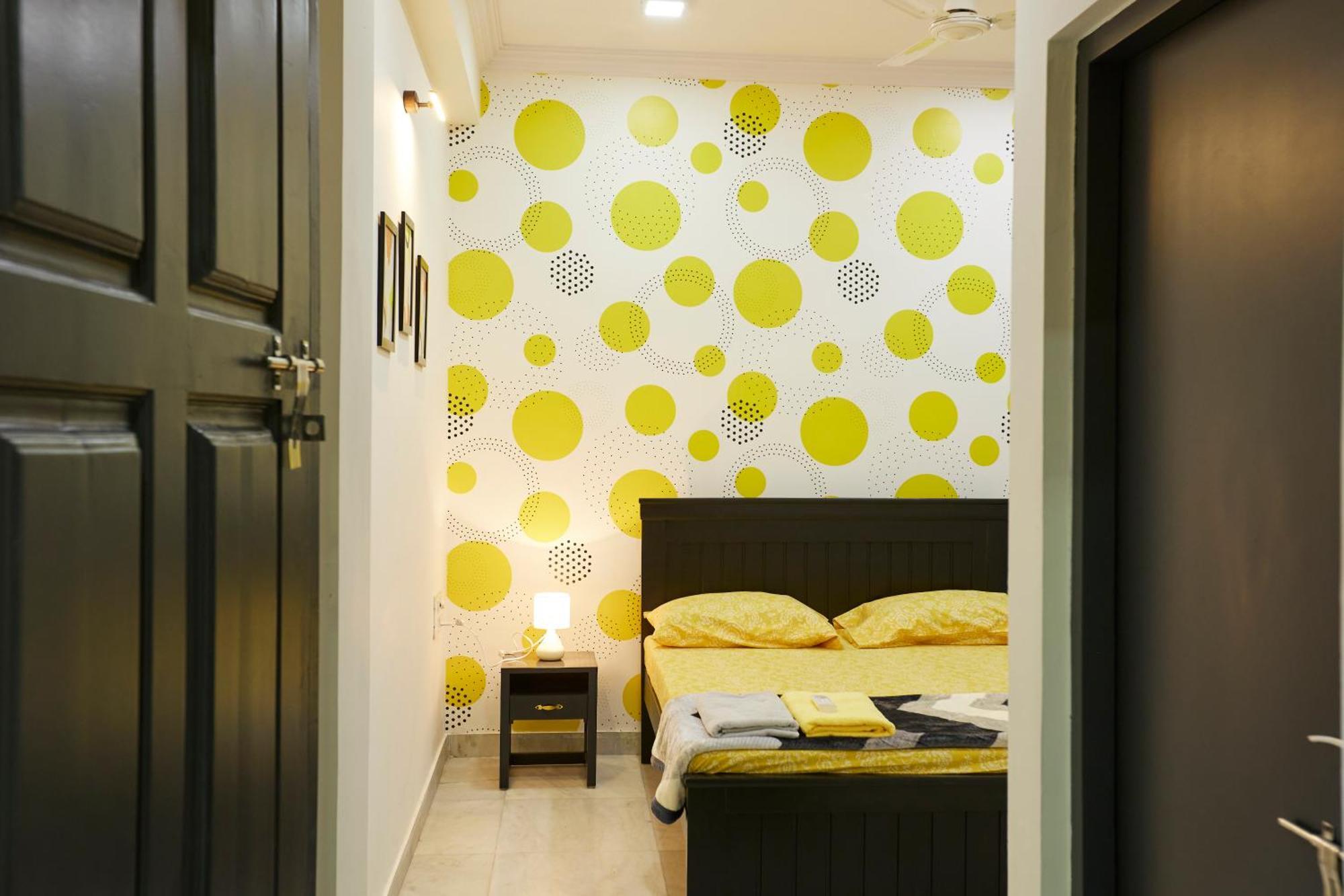 Stylish 1.5 Bhk A/c At Banjarahills Near Carehospitals Apartment Hyderabad