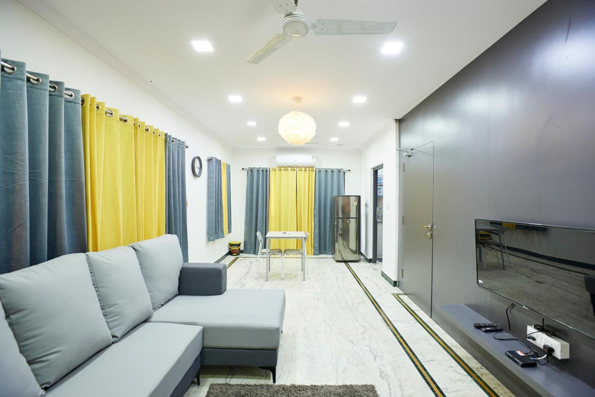 Stylish 1.5 Bhk A/c At Banjarahills Near Carehospitals Apartment *