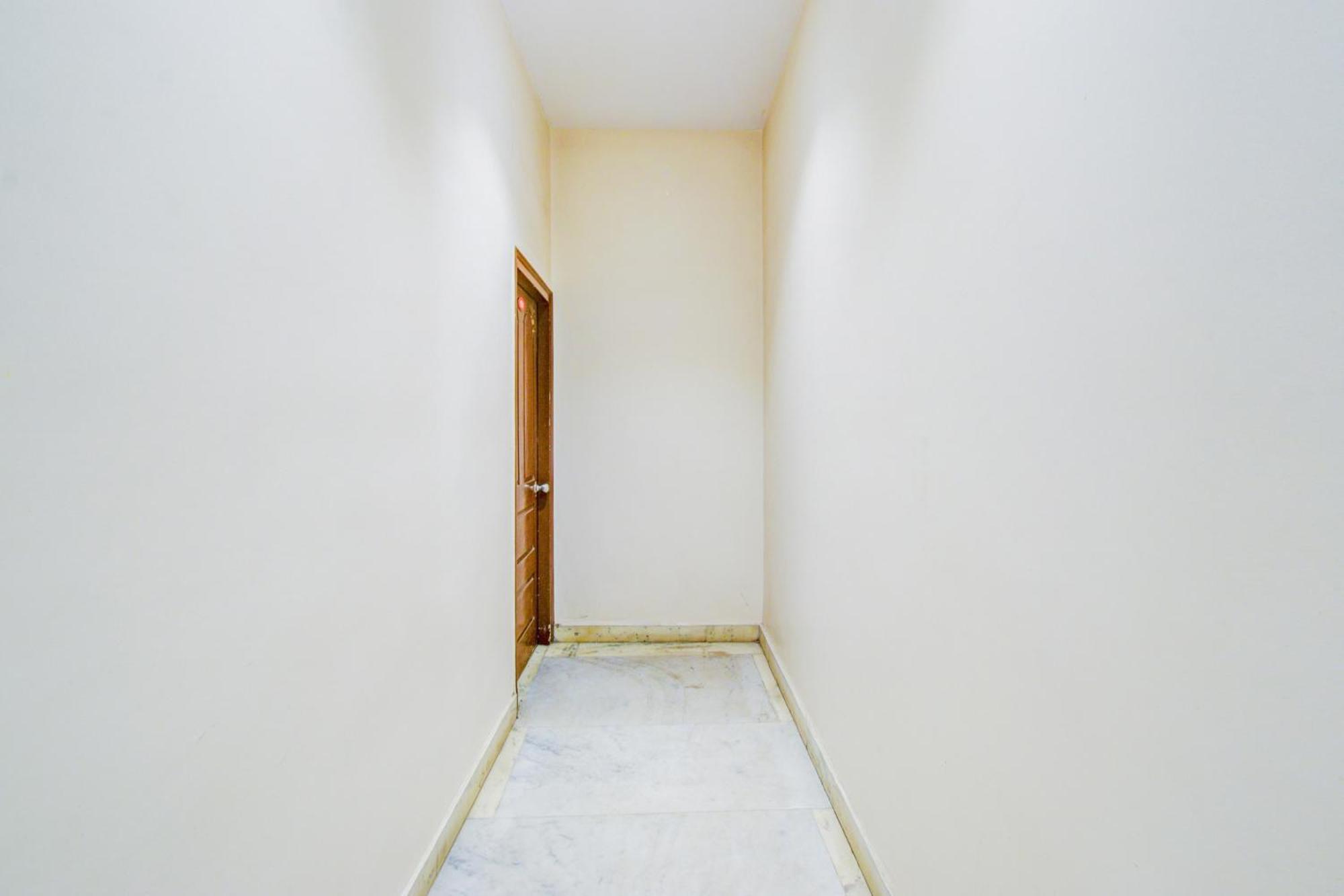 Super Townhouse Townvilla Hotel