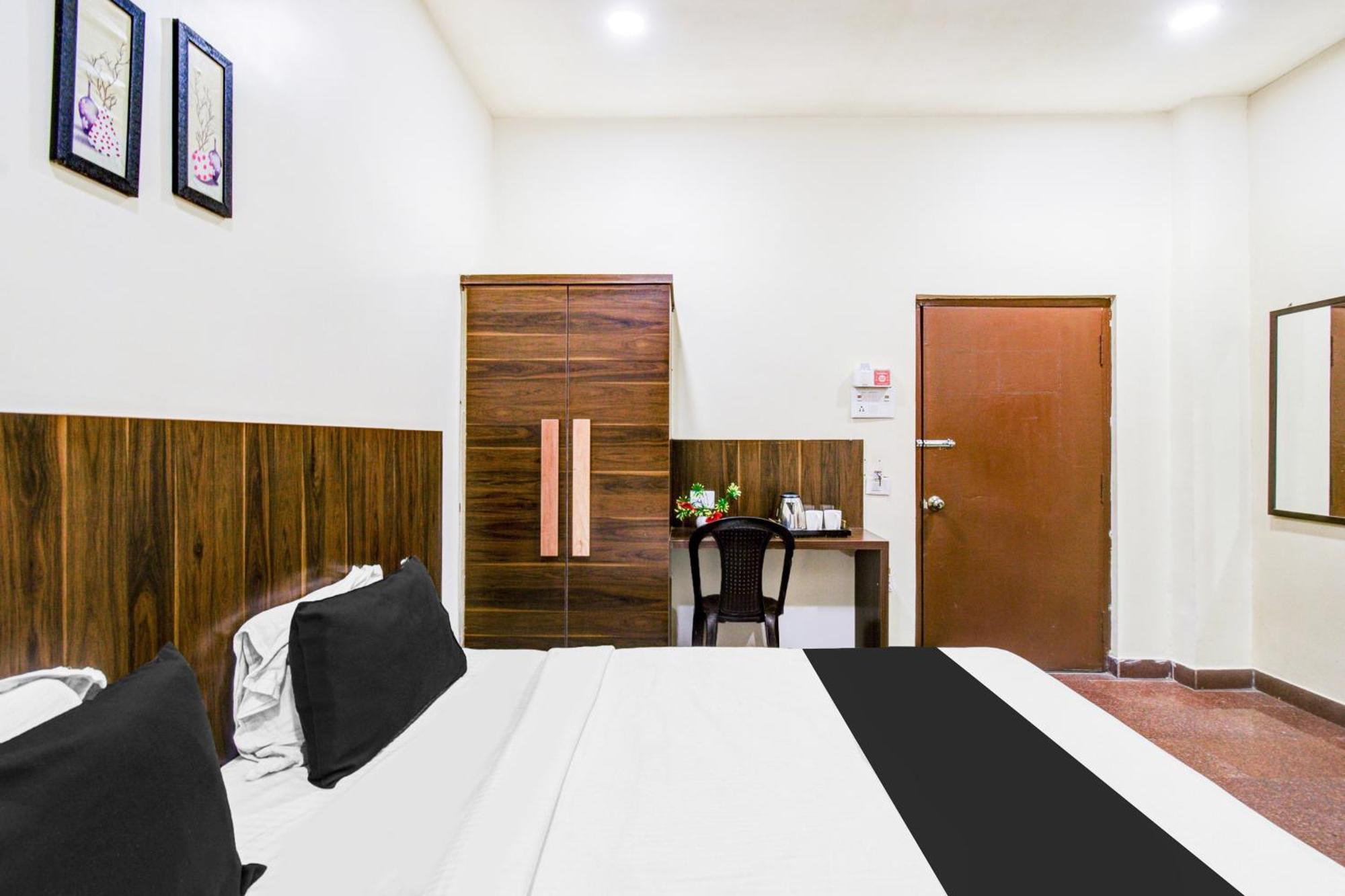 Super Townhouse Townvilla Hotel