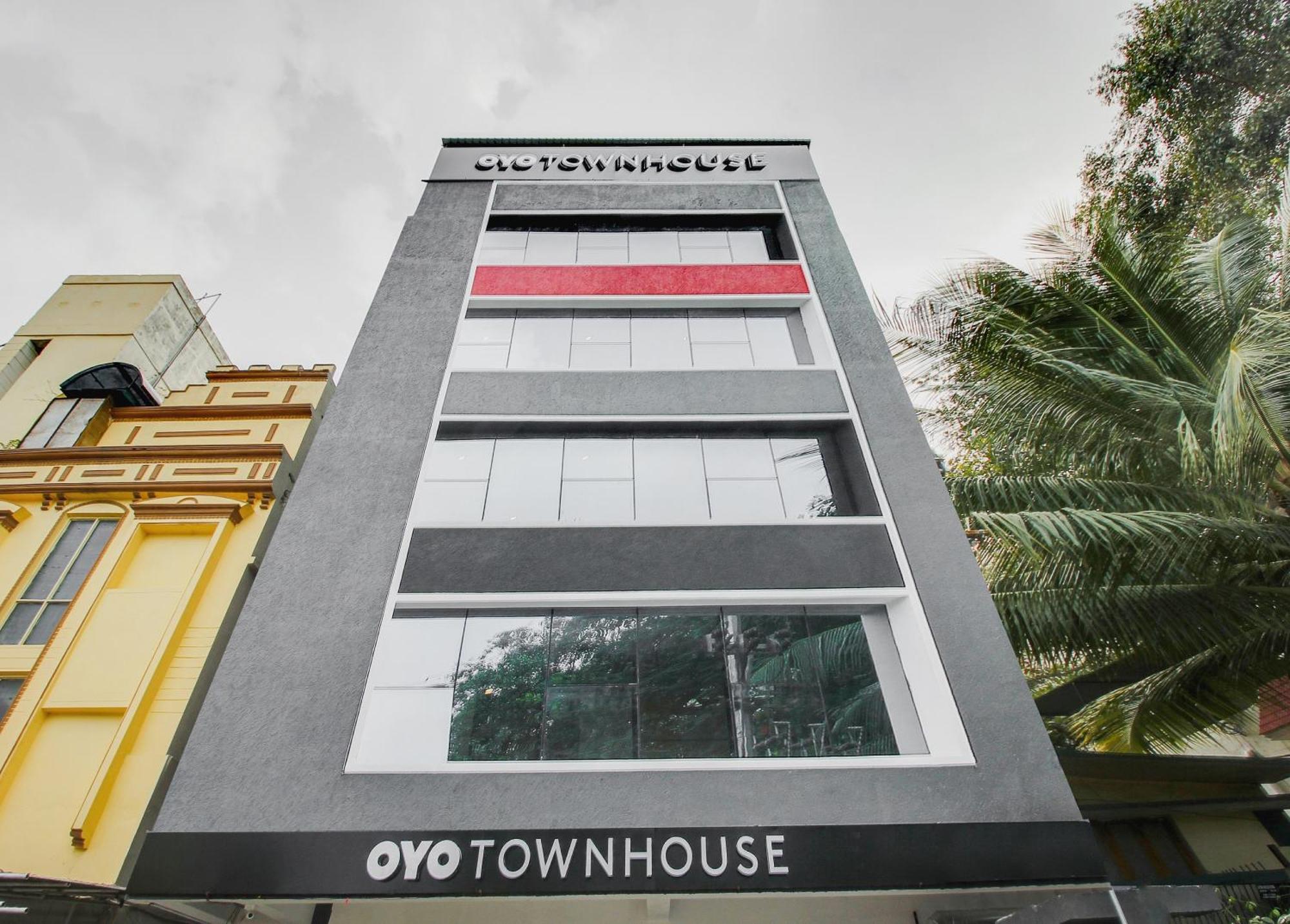 Hotel Super Townhouse 359 Begumpet Near Hyderabad