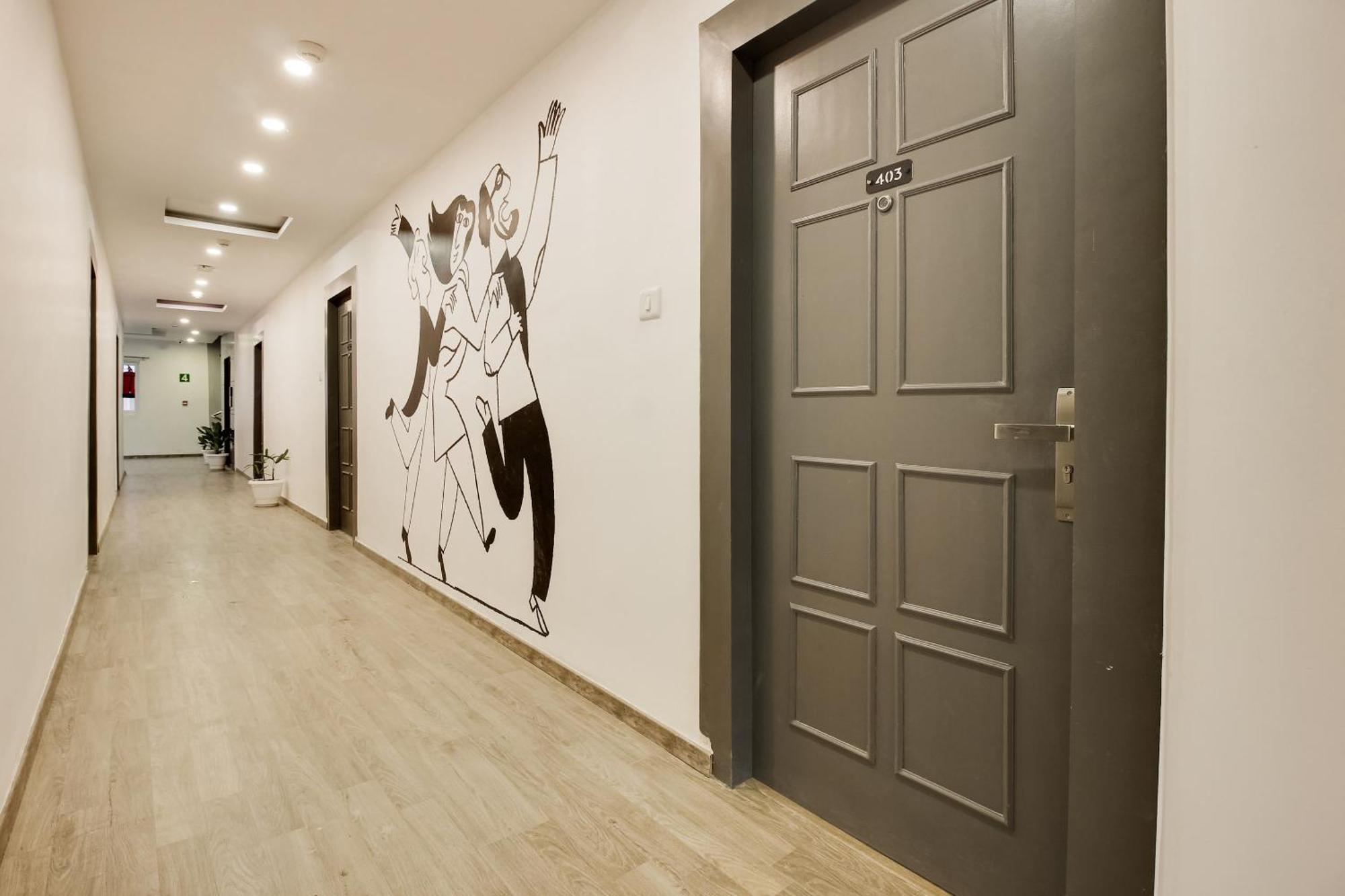 Super Townhouse 359 Begumpet Near Hotel