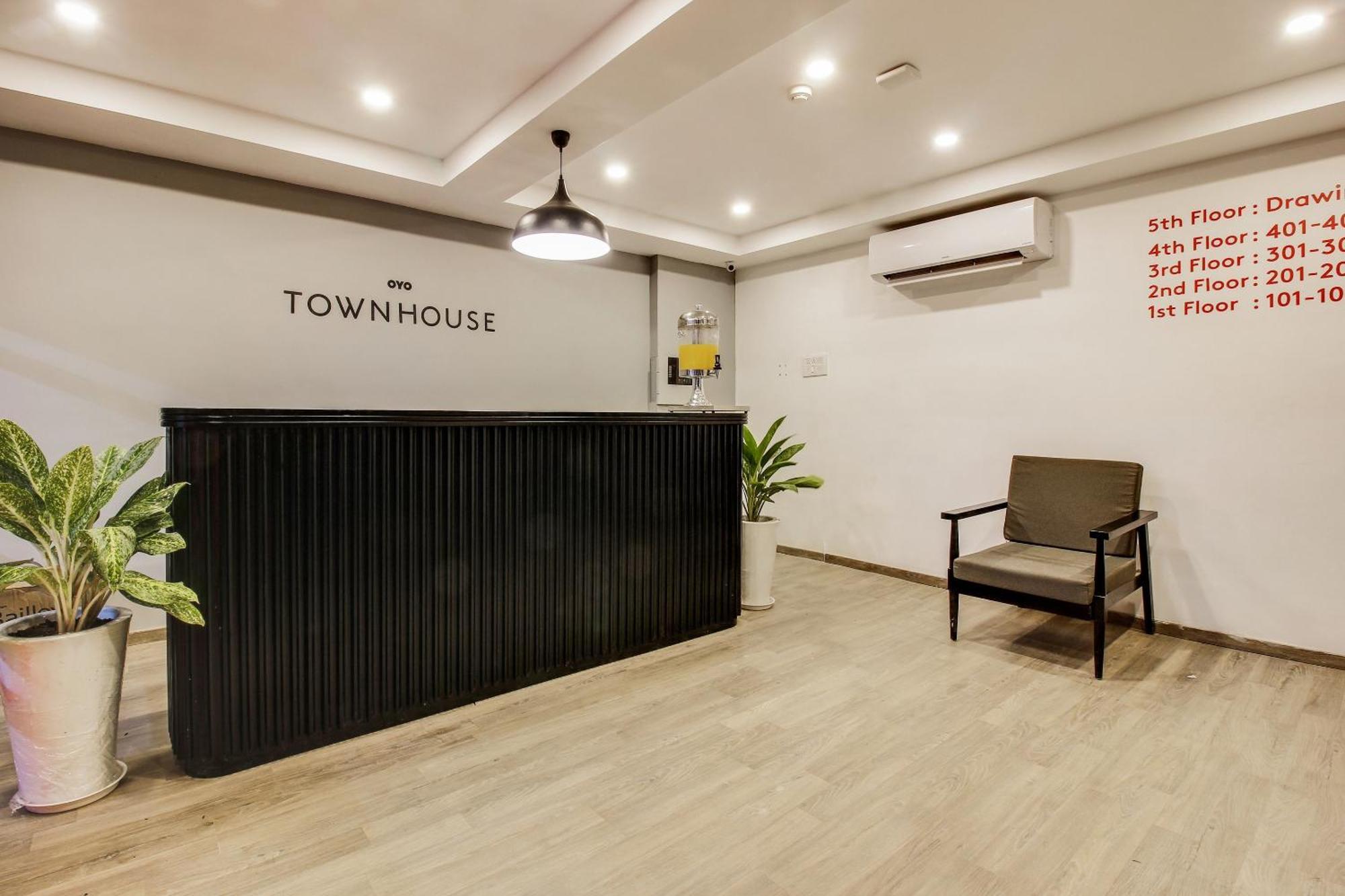 Super Townhouse 359 Begumpet Near