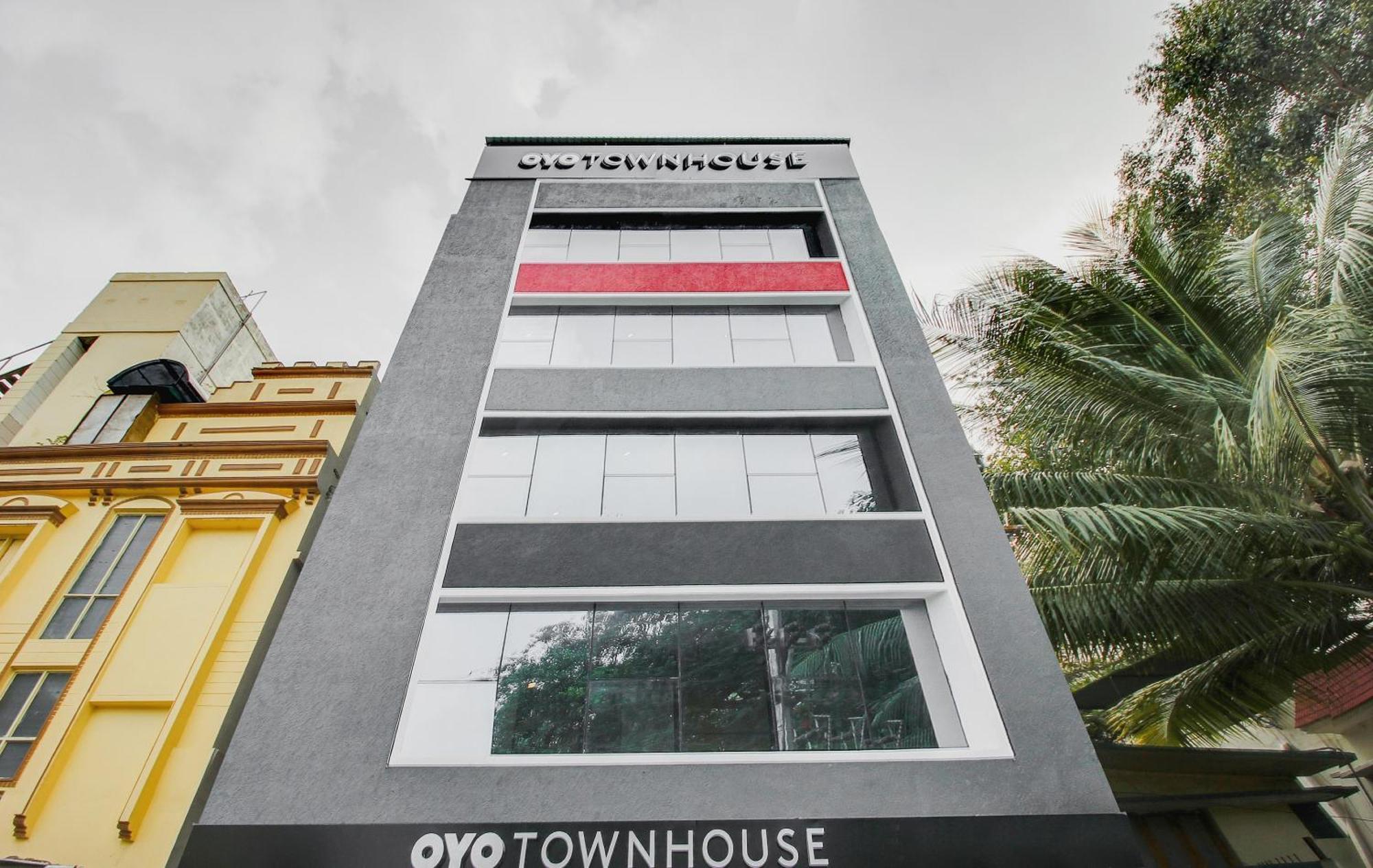 Hotel Super Townhouse 359 Begumpet Near Hyderabad