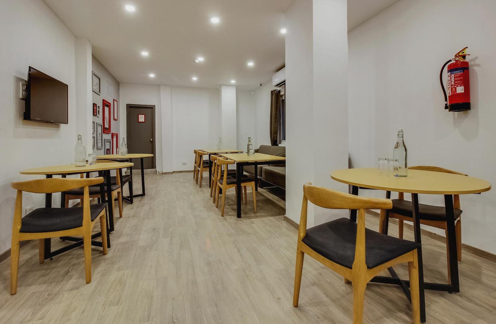 Super Townhouse 359 Begumpet Near