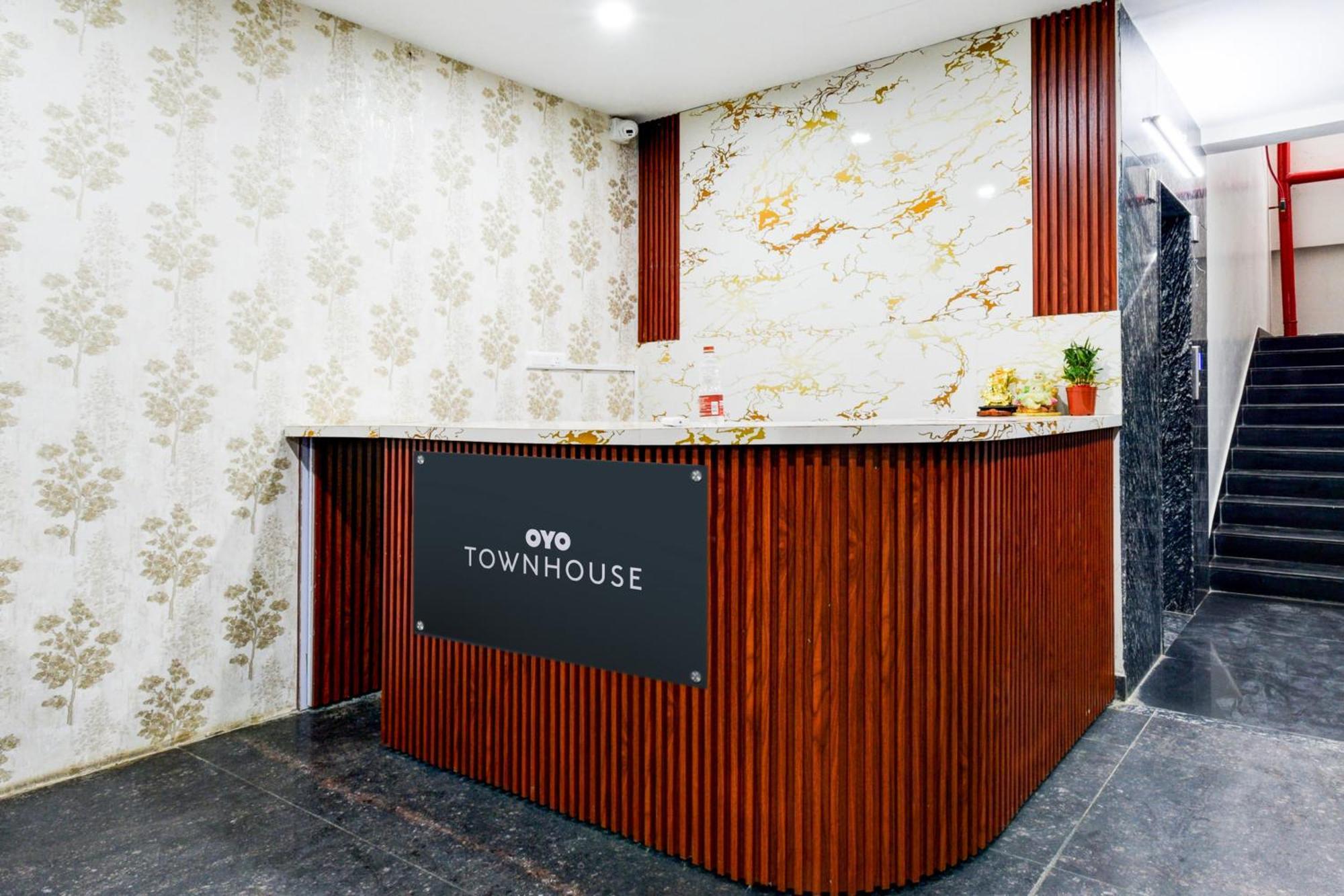 Hotel Townhouse Unnam