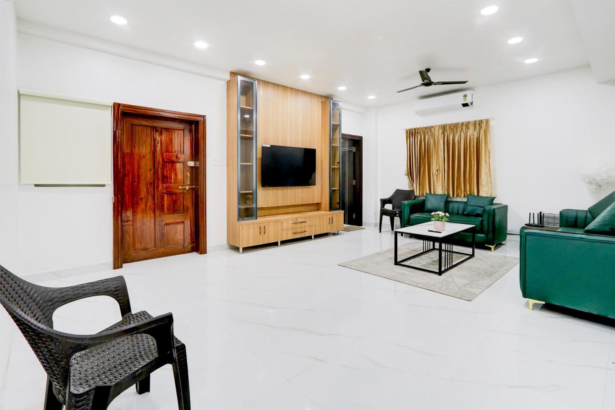 Palette Chanda Nagar Near Gsm Mall * Hyderabad