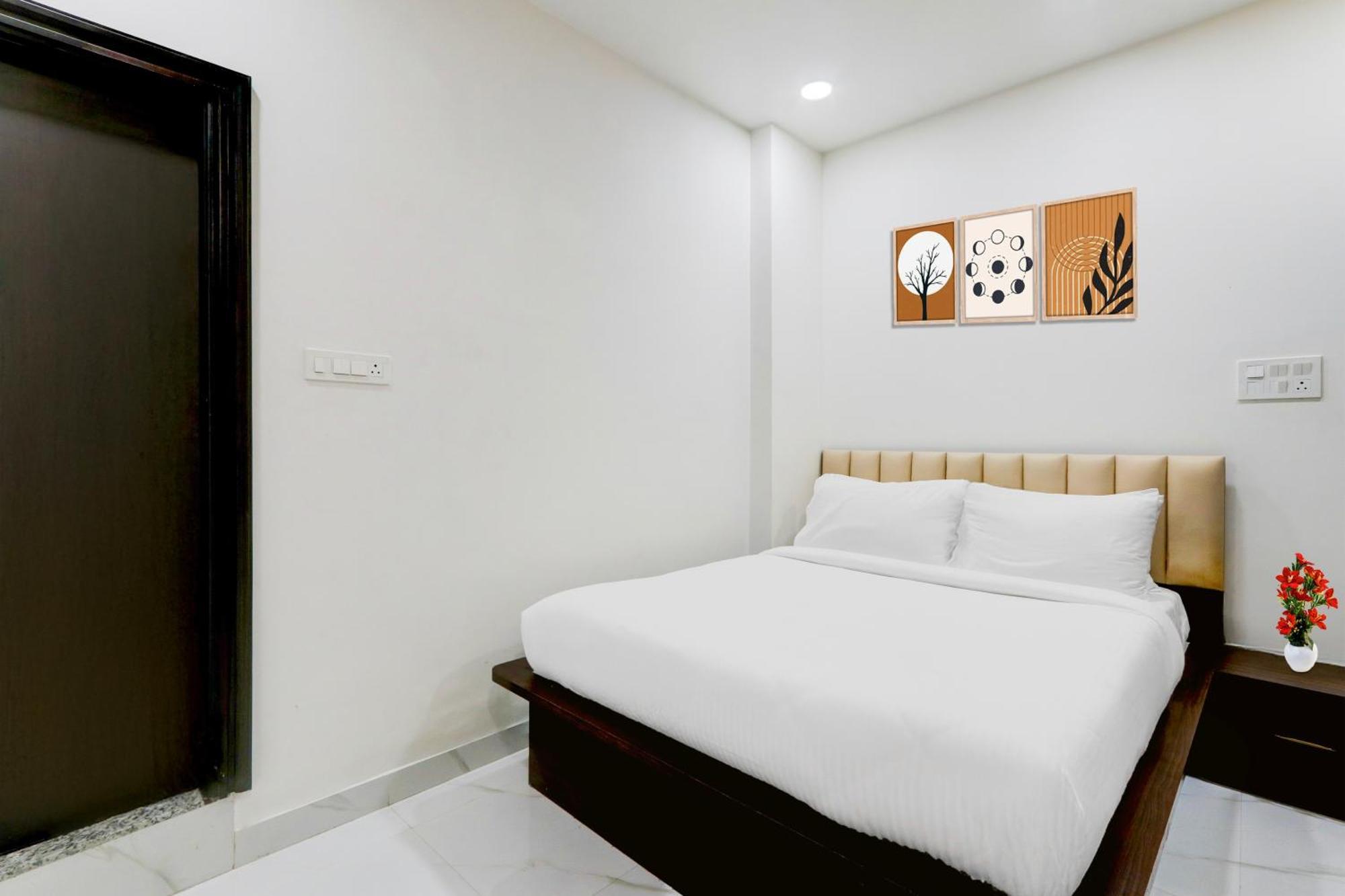 Palette Chanda Nagar Near Gsm Mall *