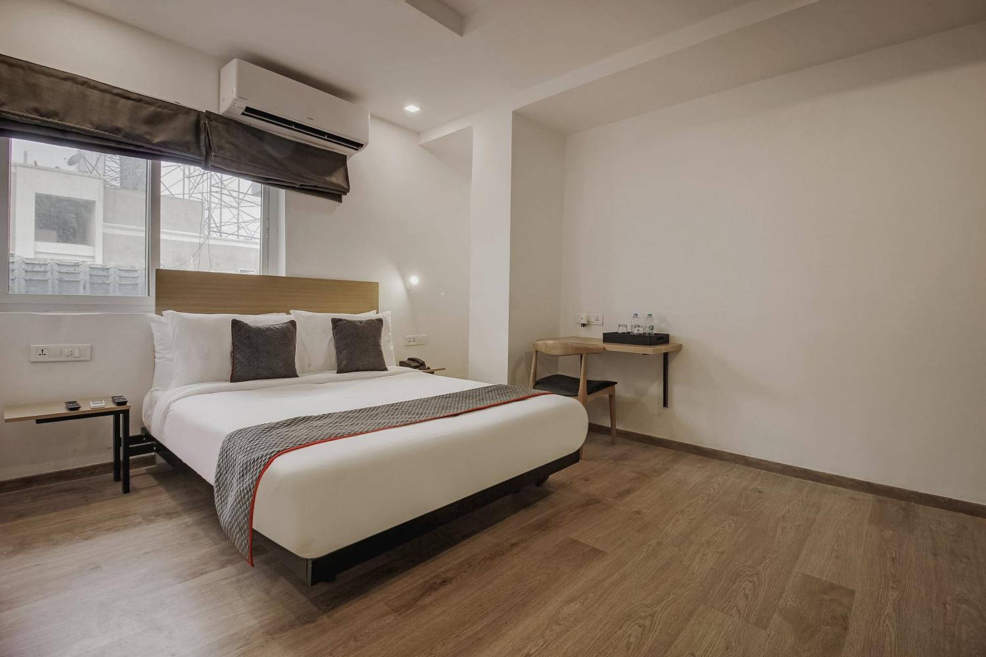 Hotel Super Townhouse 359 Begumpet Near Hyderabad