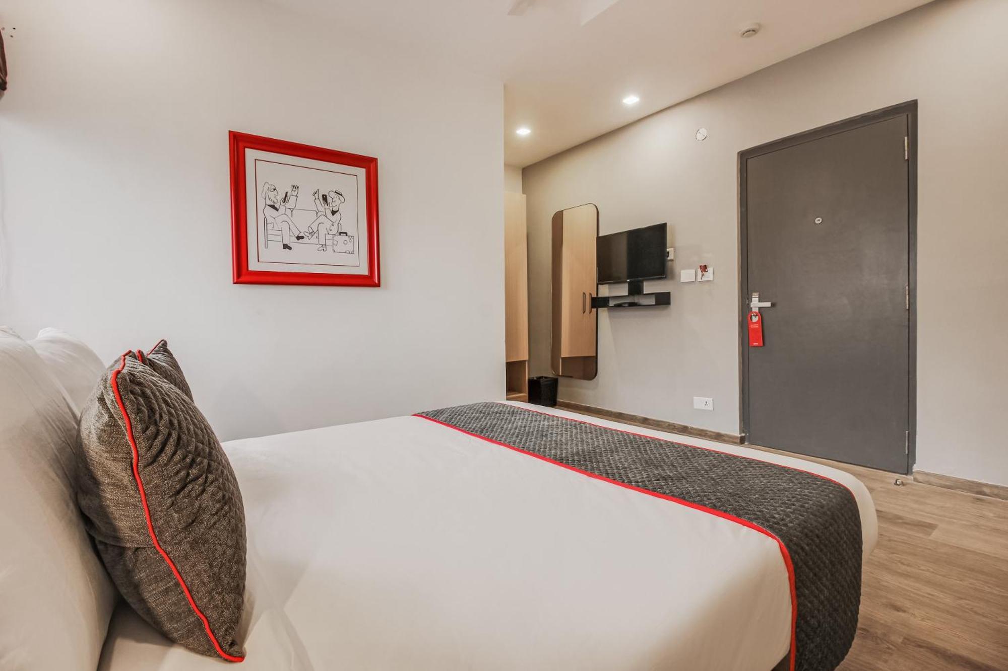 Super Townhouse 359 Begumpet Near 4* Hyderabad