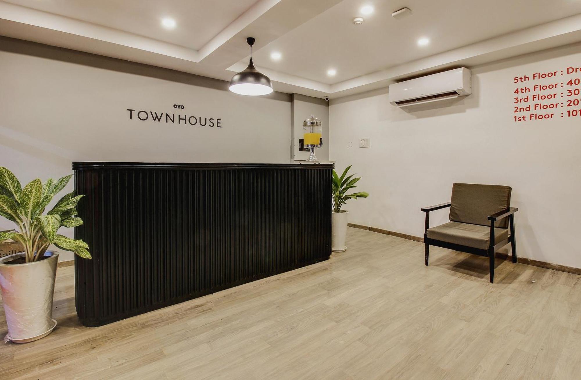 Super Townhouse 359 Begumpet Near Hotel 4*