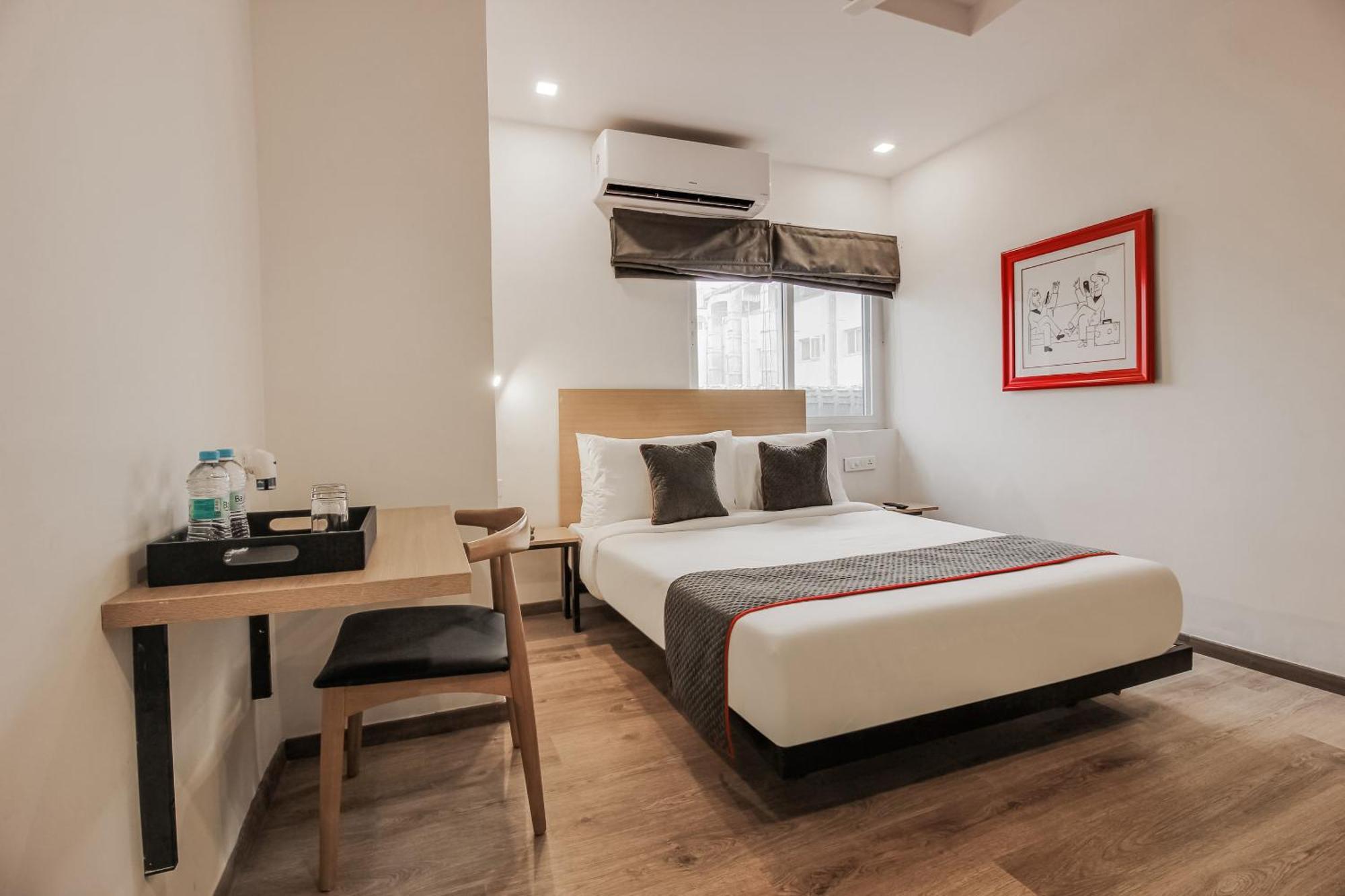 Super Townhouse 359 Begumpet Near 4* Hyderabad