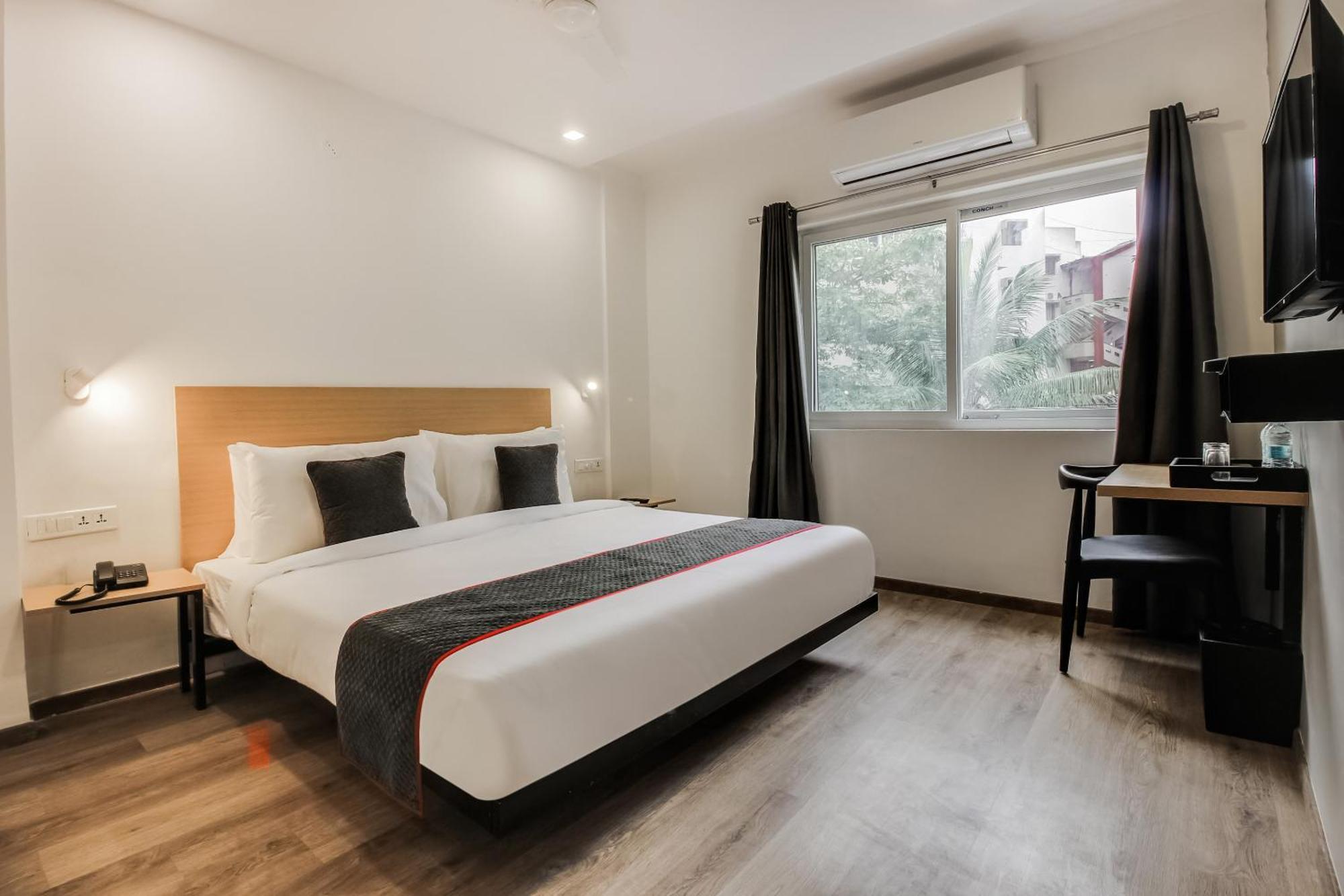 Super Townhouse 359 Begumpet Near Hotel