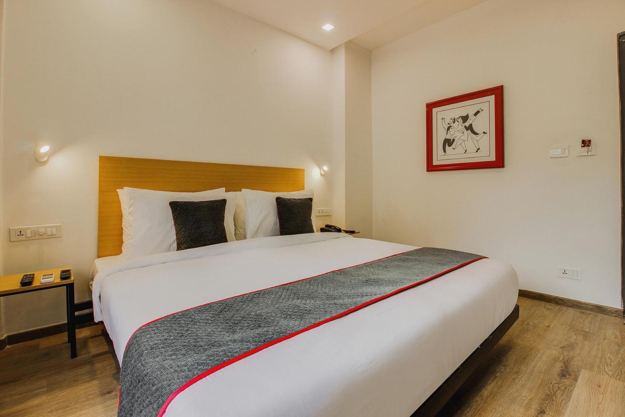 Hotel Super Townhouse 359 Begumpet Near Hyderabad