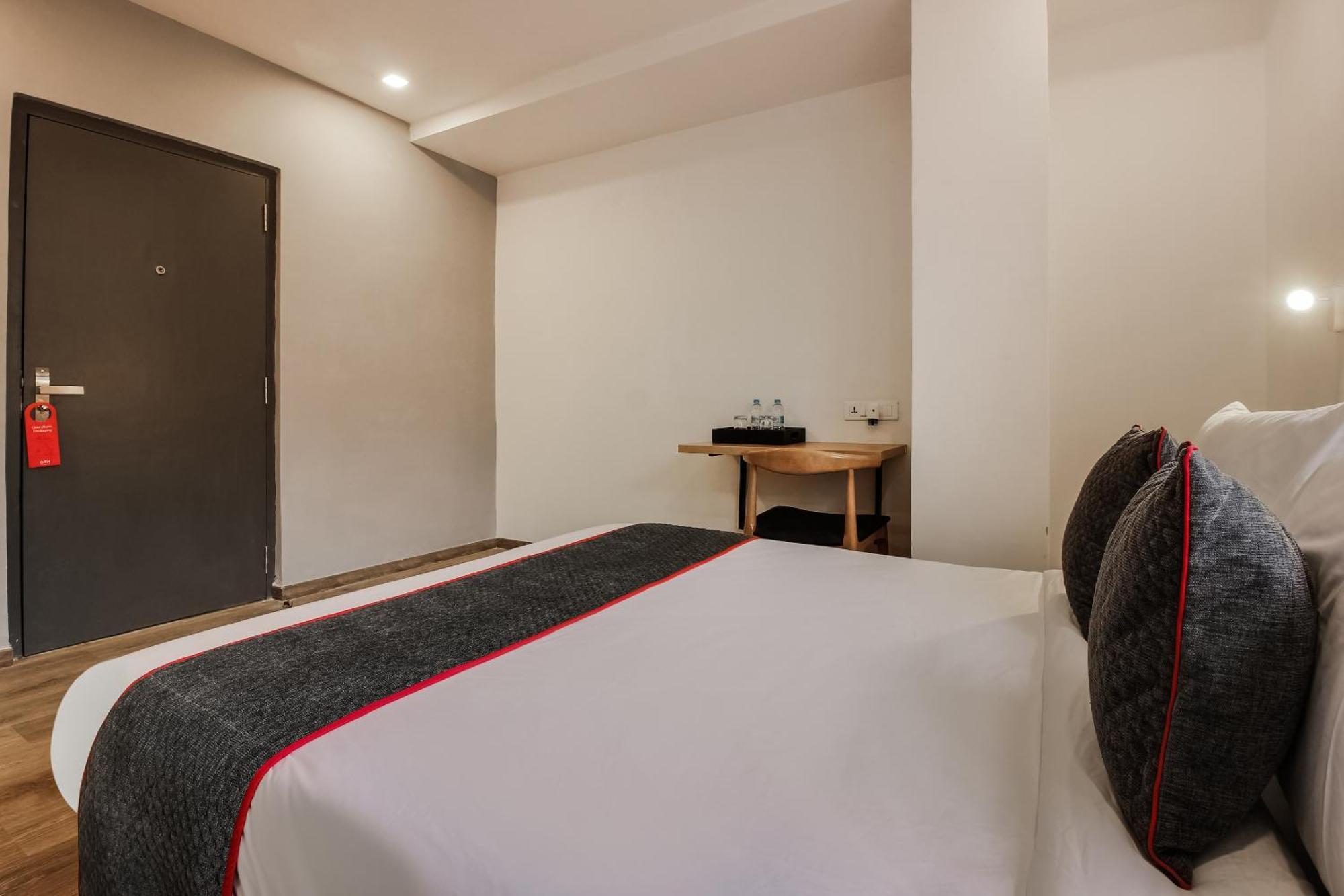 Super Townhouse 359 Begumpet Near 4* Hyderabad