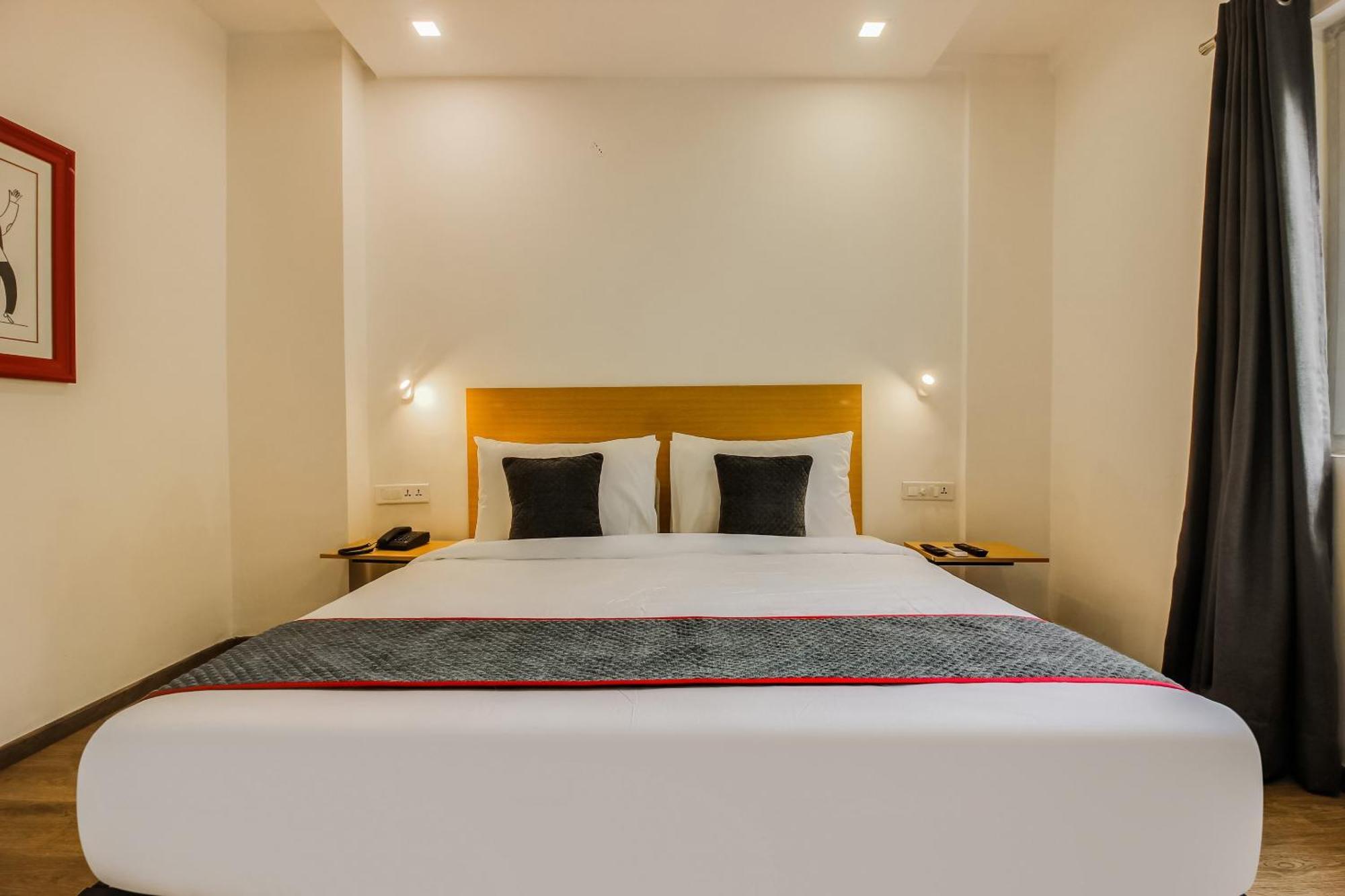Super Townhouse 359 Begumpet Near Hotel