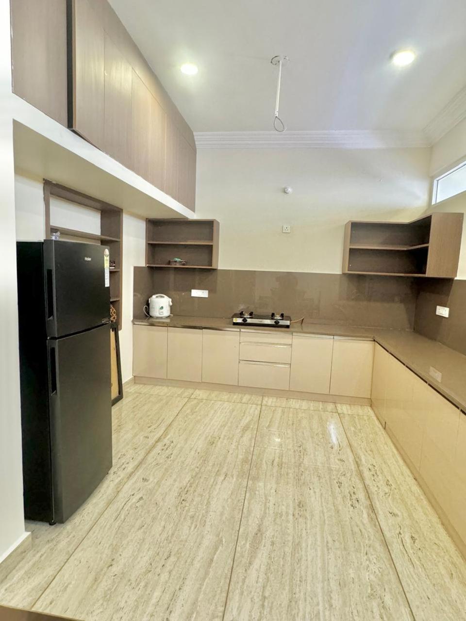 Apartment Dar E Noor *