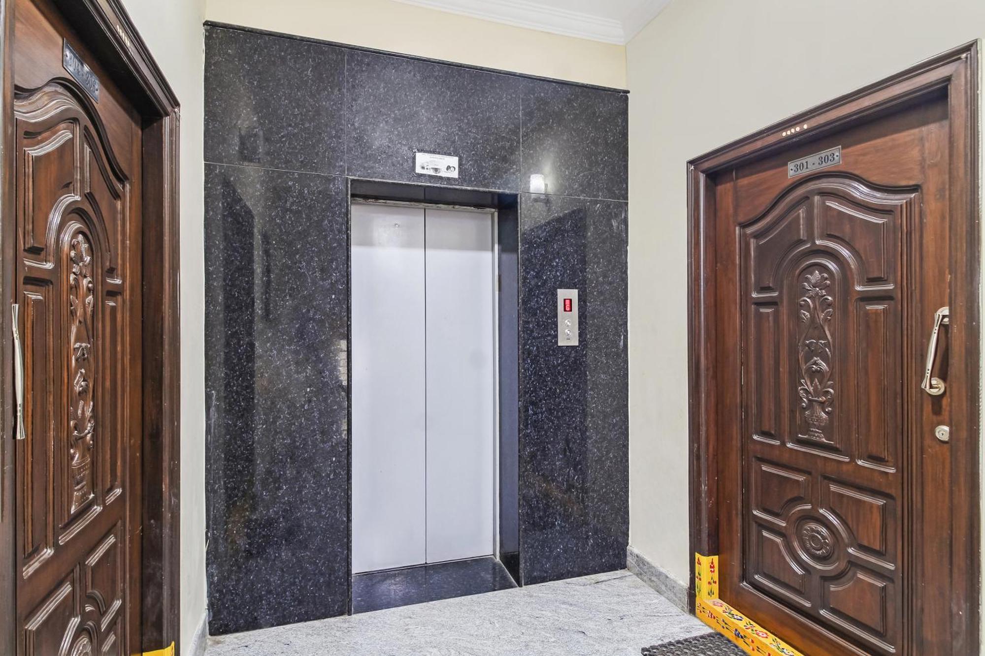 Hotel Townhouse Sri Nirvana *