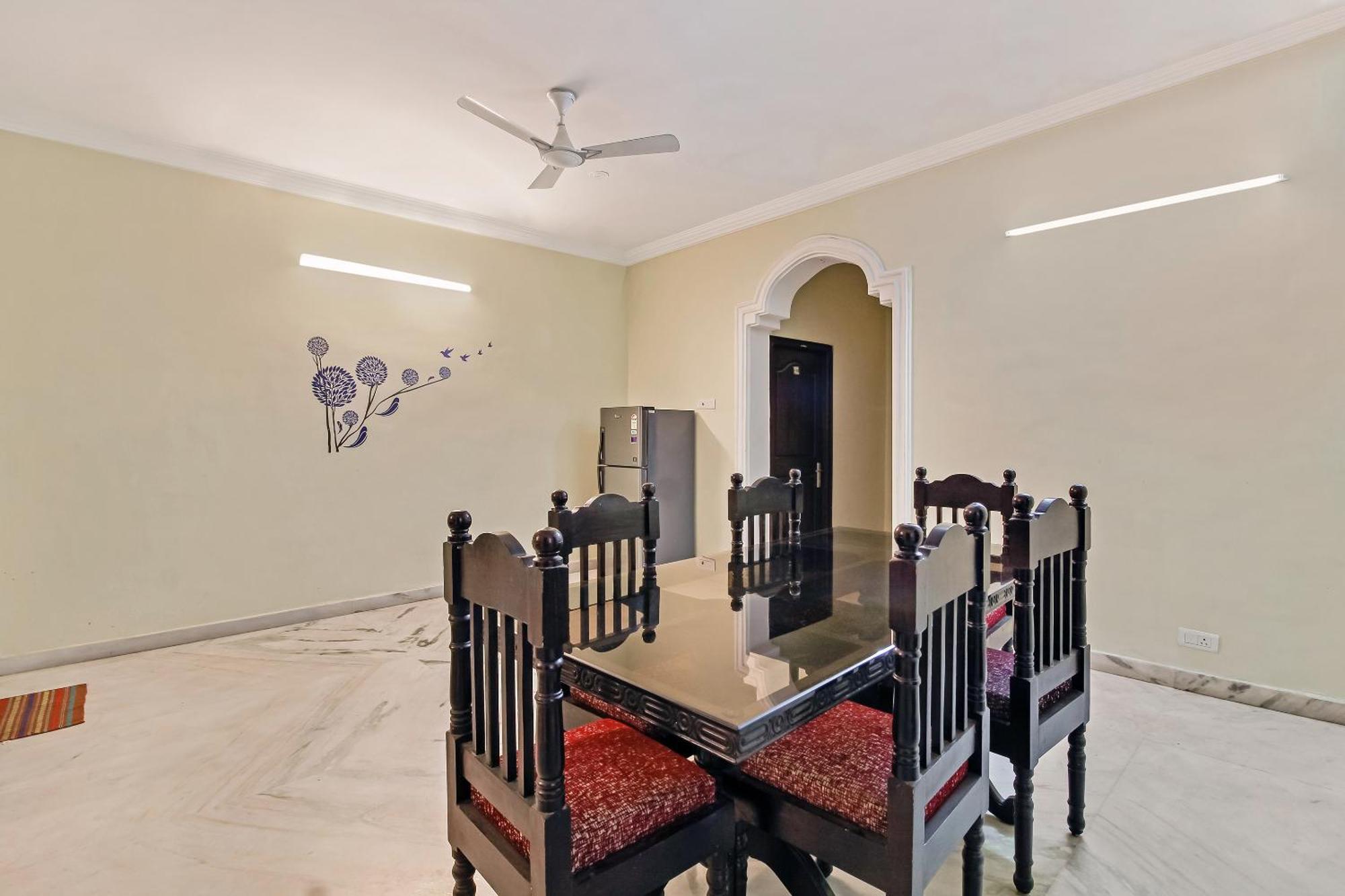 Hotel Townhouse Sri Nirvana Madhapur