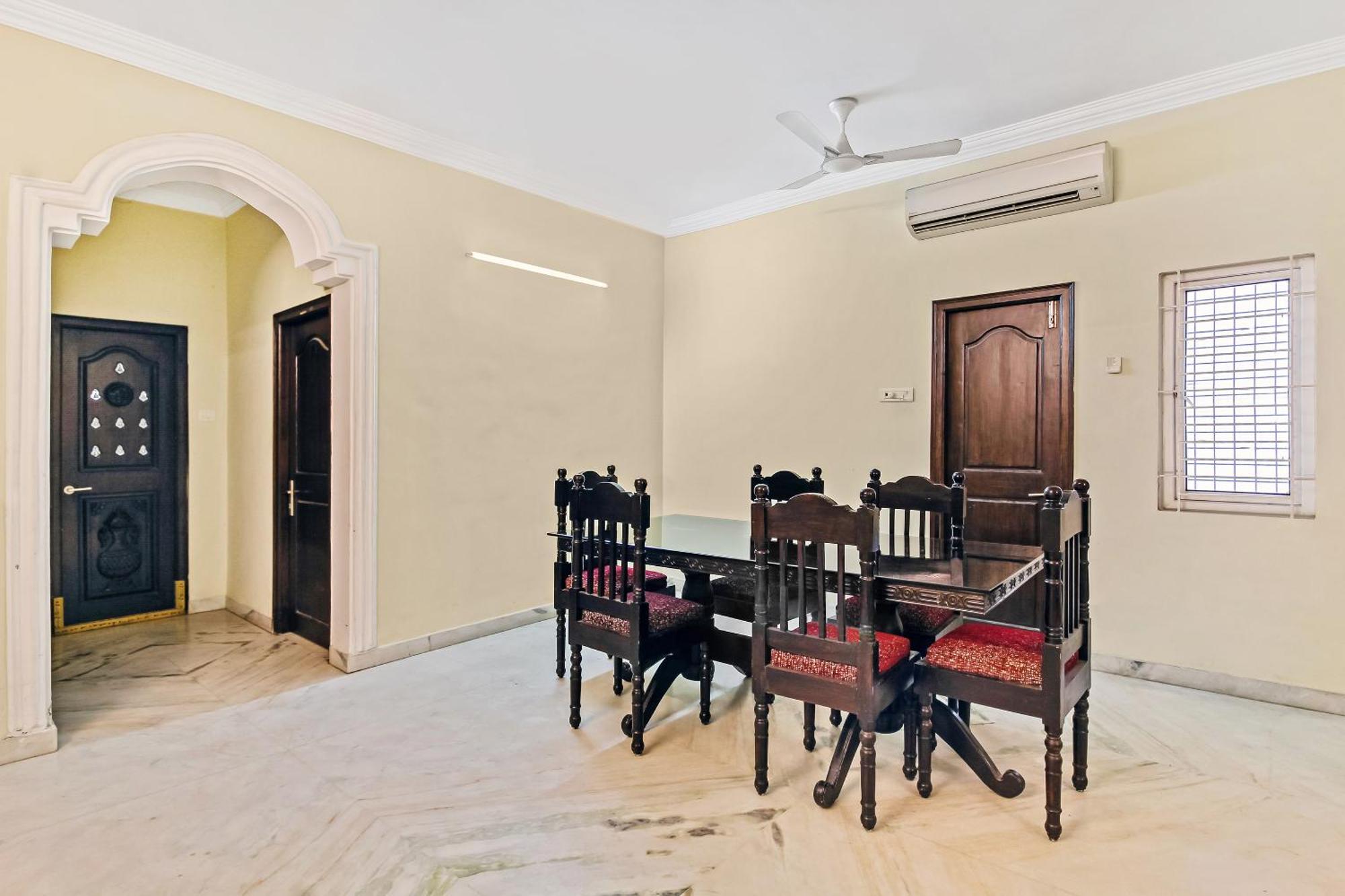 Hotel Townhouse Sri Nirvana