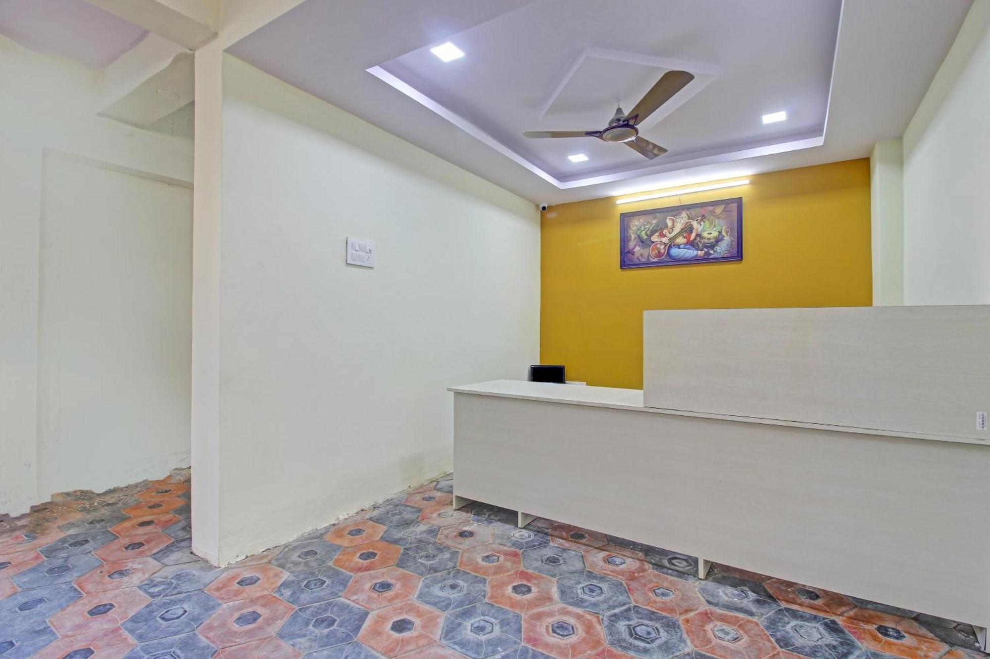 Hotel O Lavish 3*