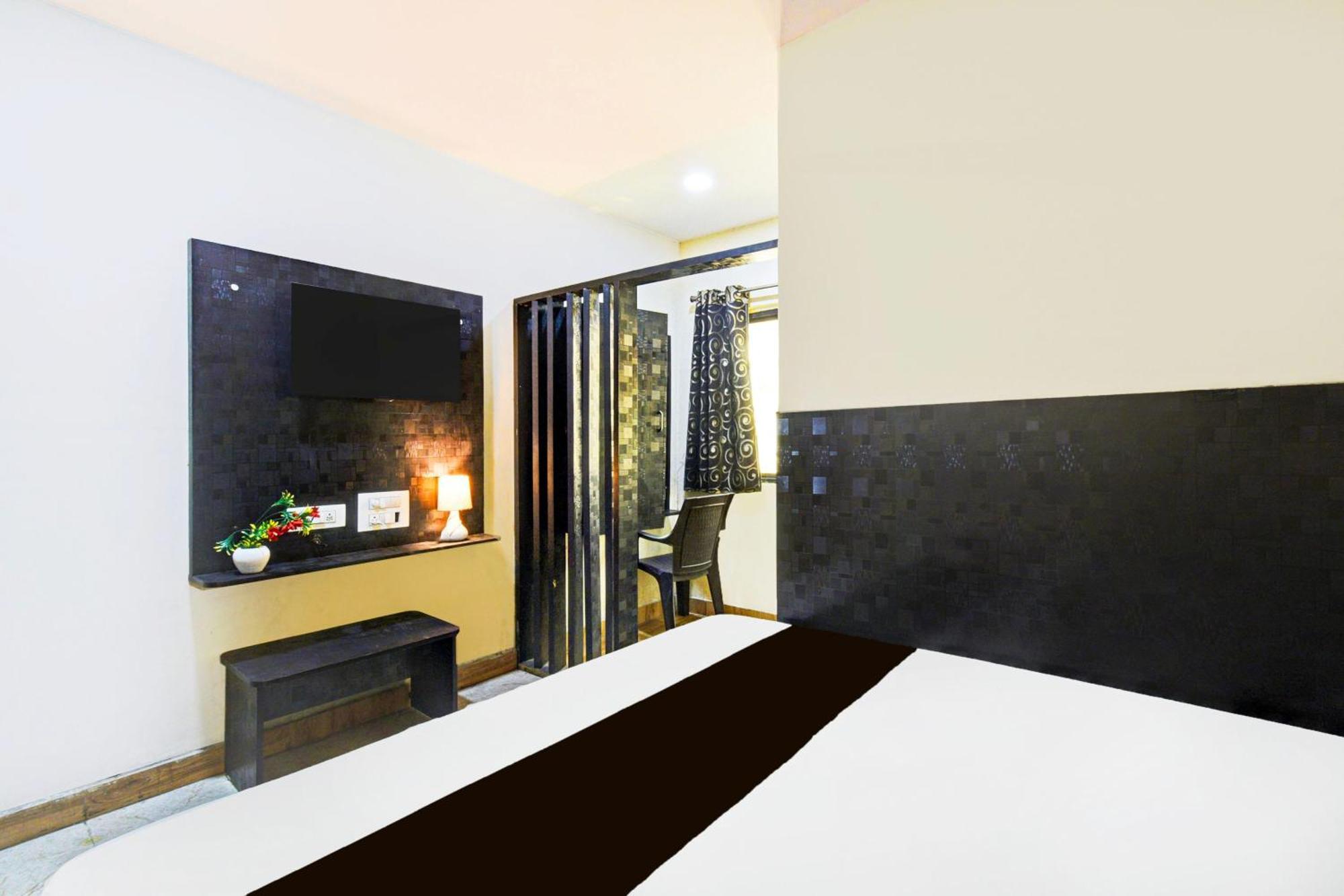 Hotel Spot On Kamal Delux Hyderabad
