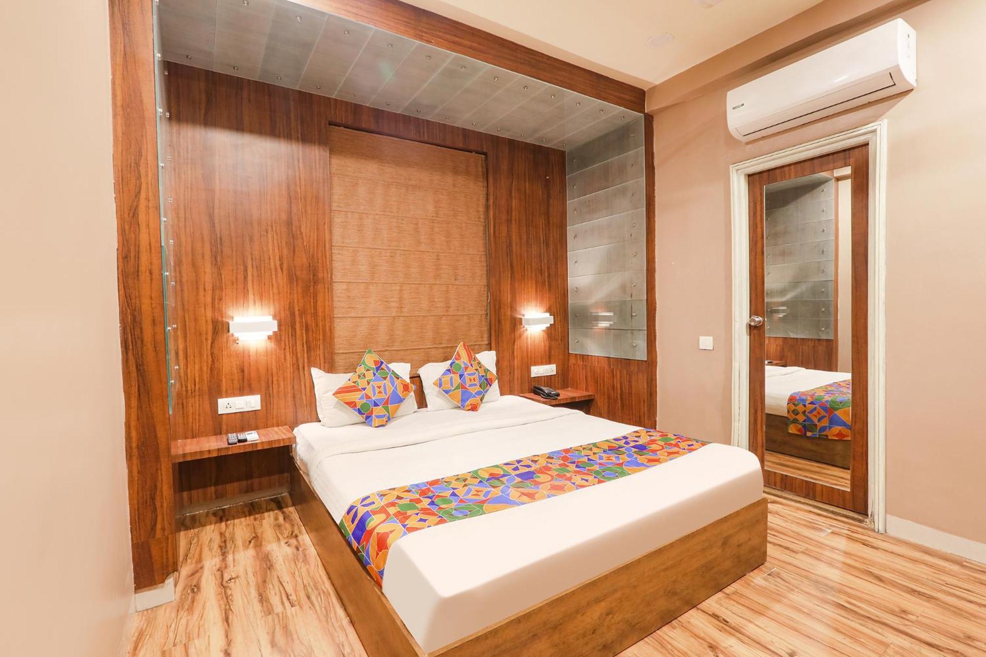 Fabhotel Arastu Plaza - Nr Nampally Railway Station 3*