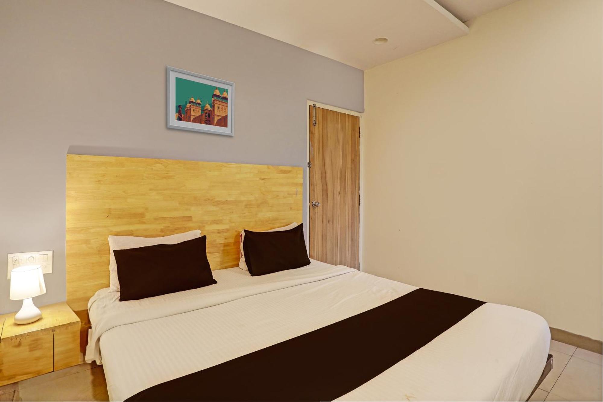 Hotel O Ramoji Beside Omni Hospital Kothapet