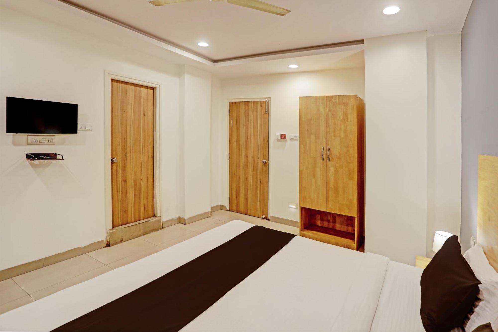 O Ramoji Beside Omni Hospital Kothapet Hotel Sururnagar