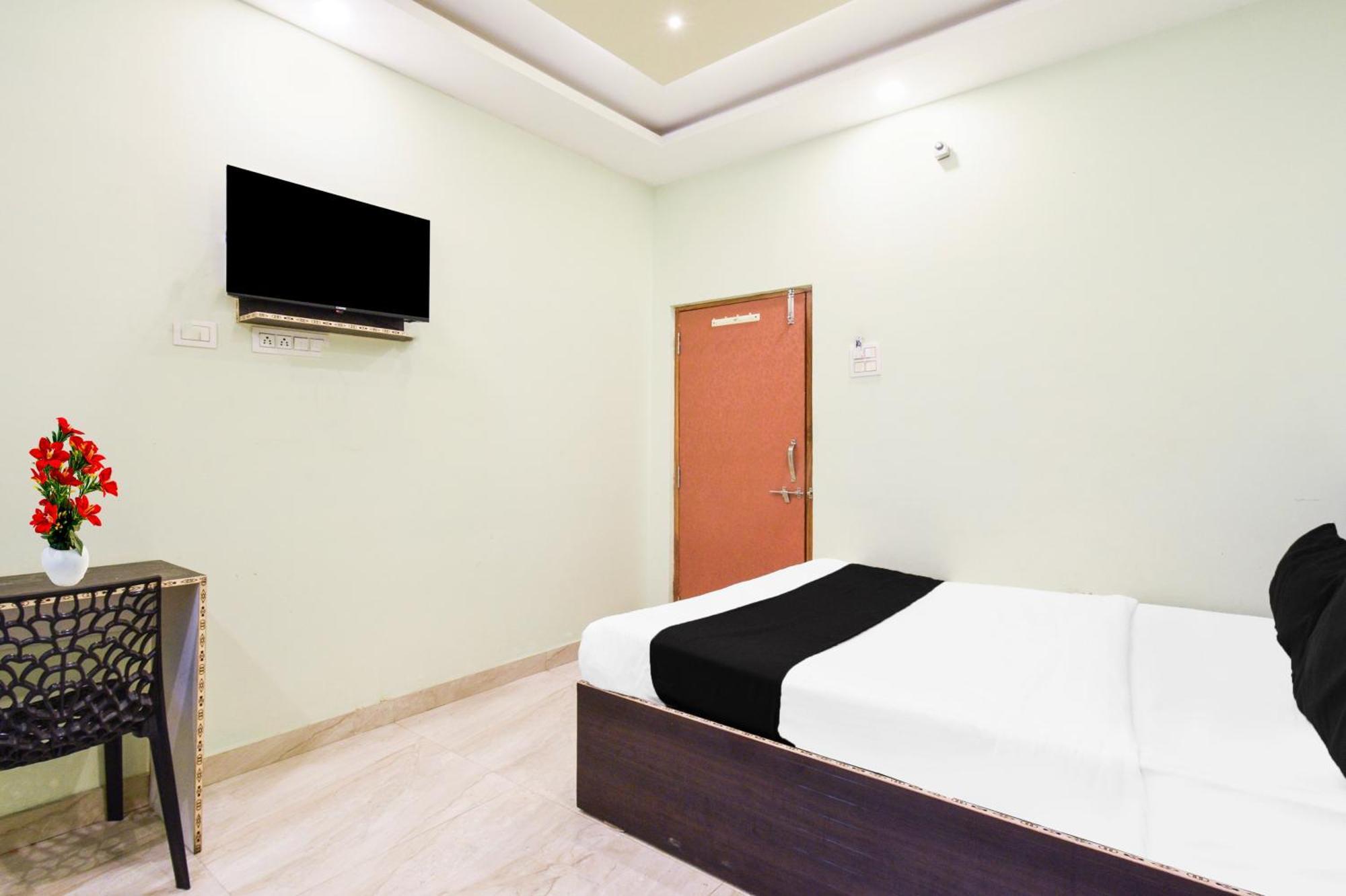 Super Collection O Shamshabad Hotel