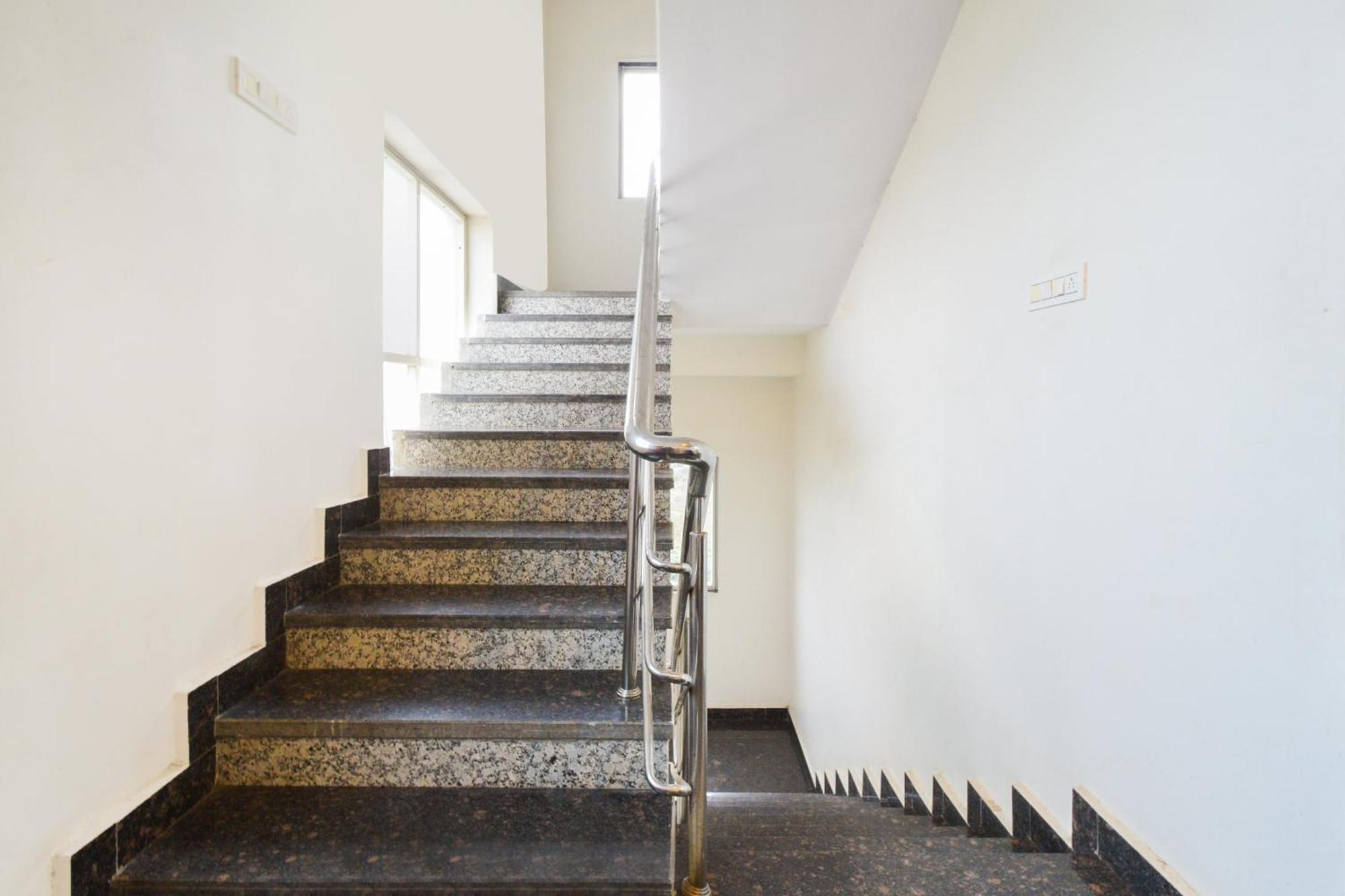 Hotel Super Collection O Shamshabad 4*