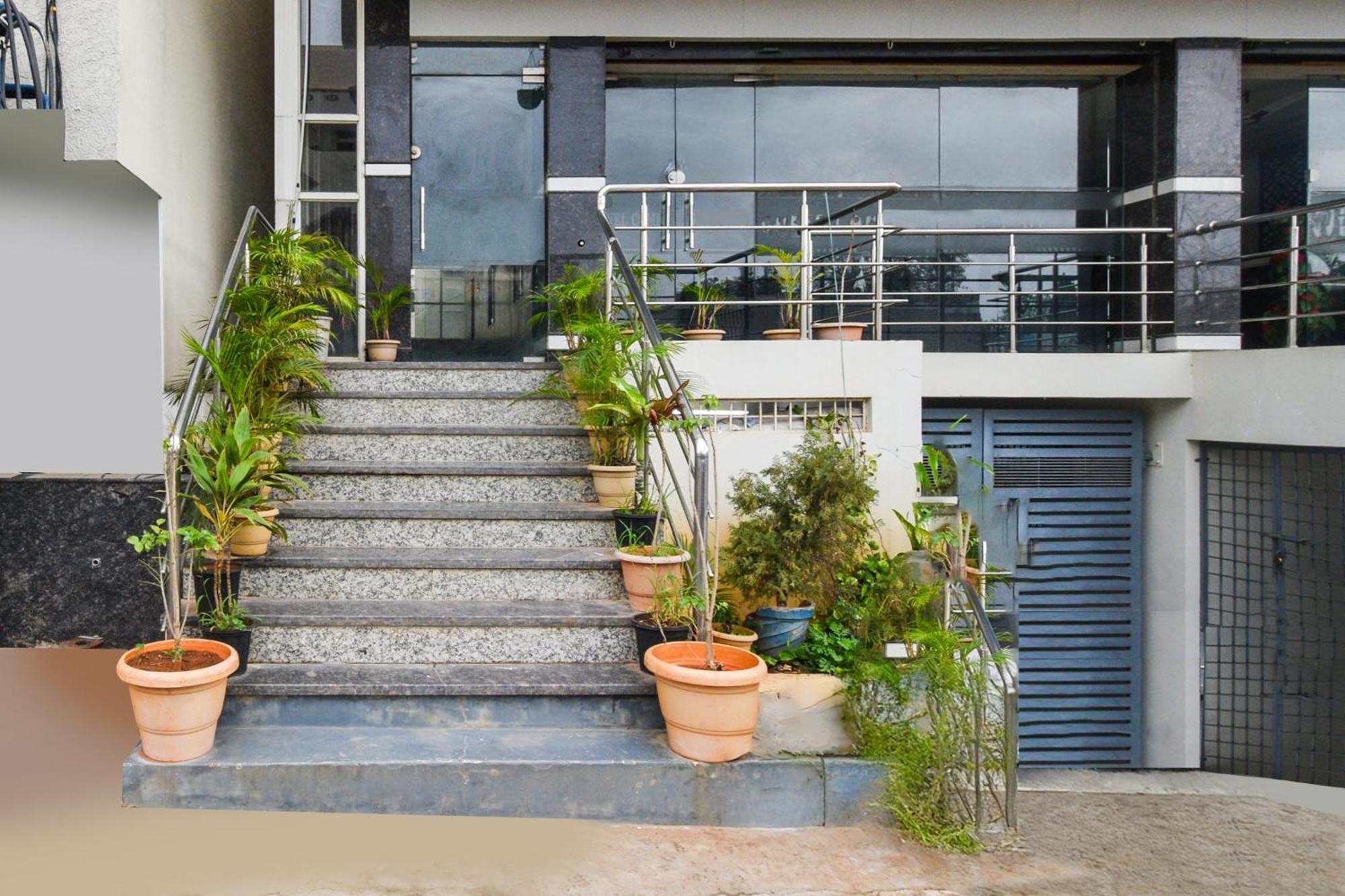 Hotel Super Collection O Shamshabad