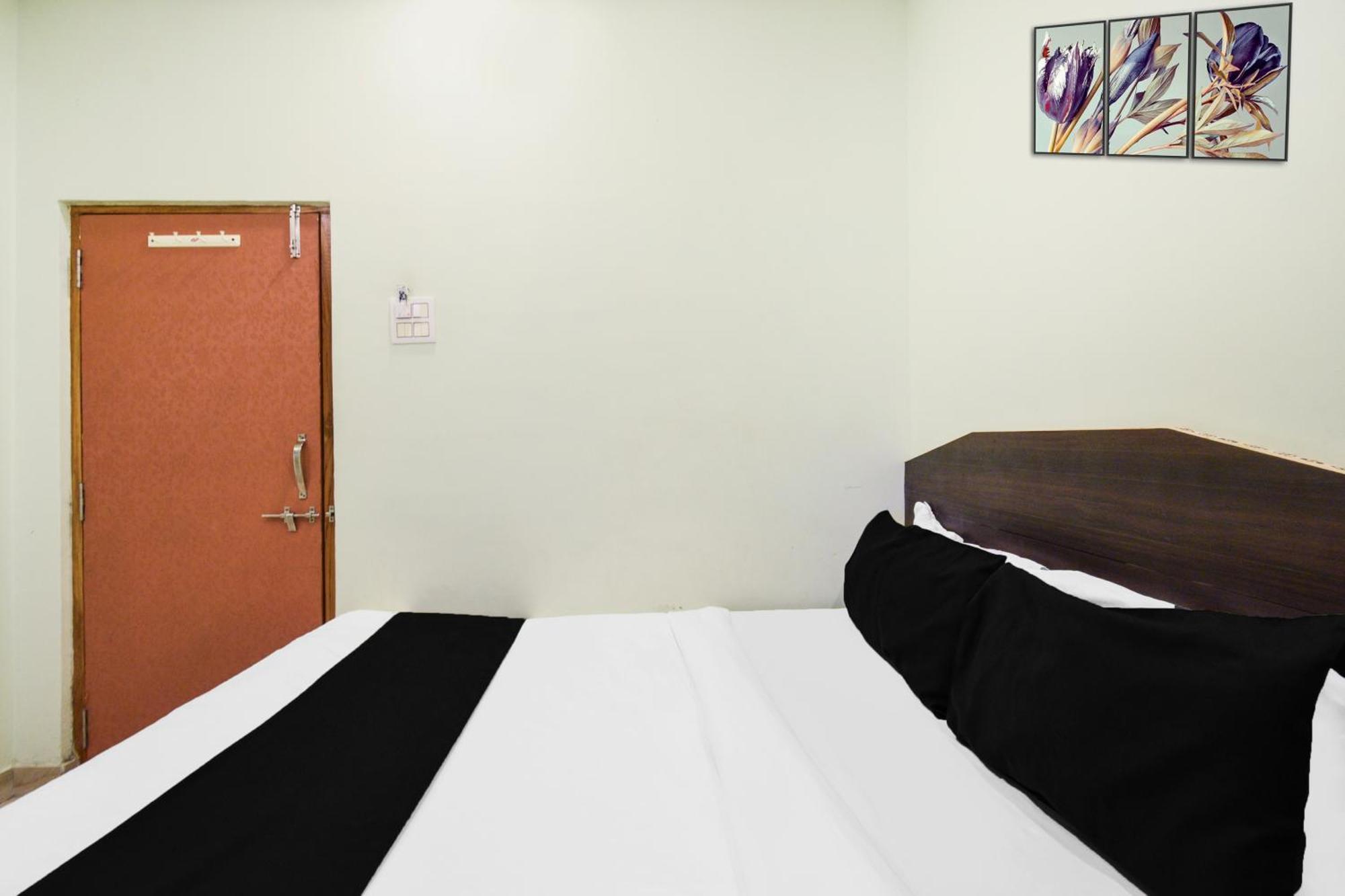 Hotel Super Collection O Shamshabad 4*