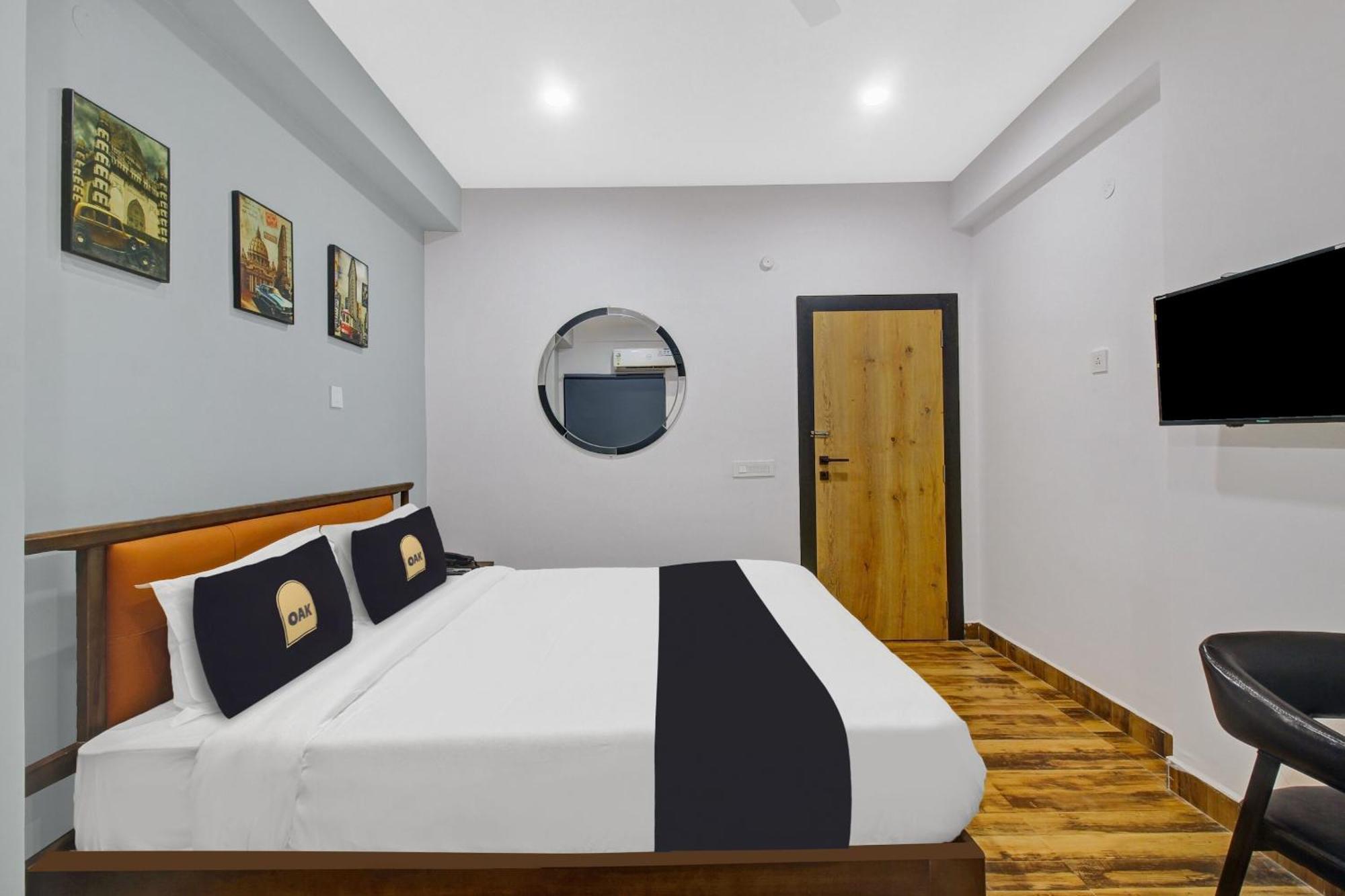 Super Townhouse Oak Hitec Near Image Hospital Hotel